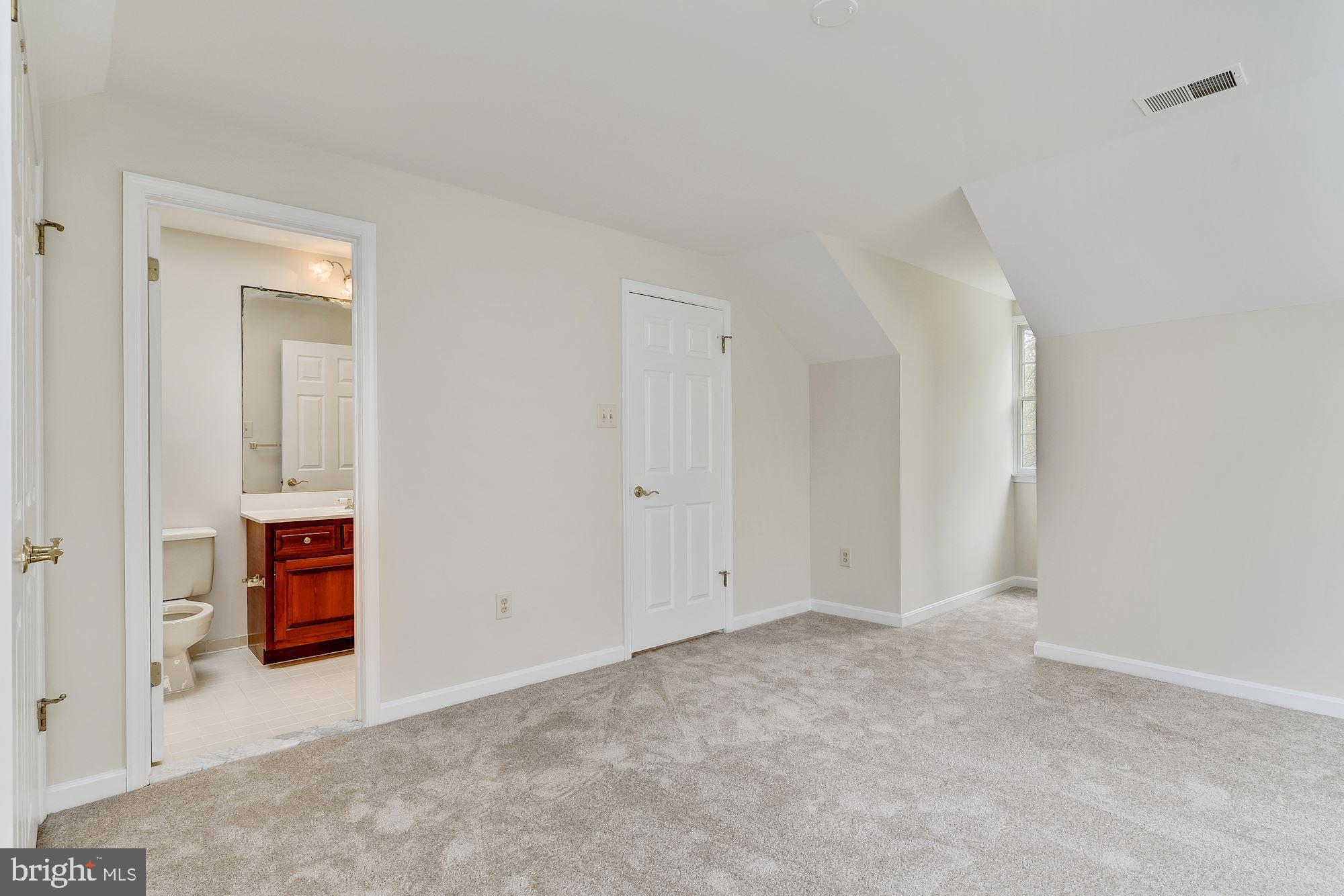 HOBBITS GLEN - Residential