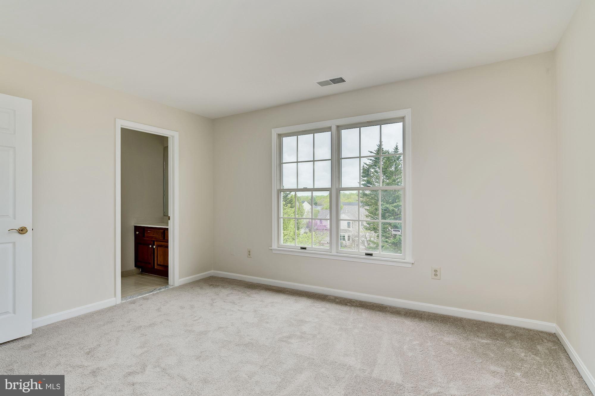 HOBBITS GLEN - Residential