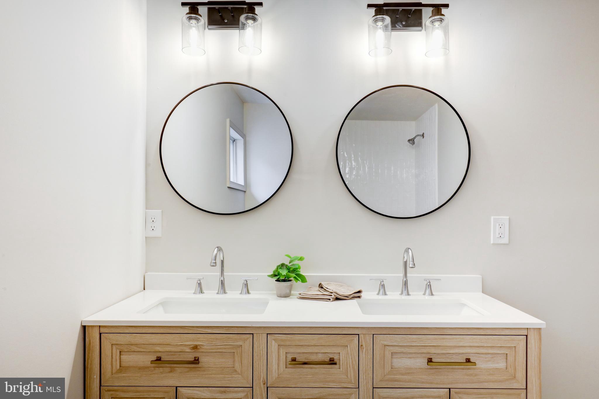 EAST FALLOWFIELD - Residential