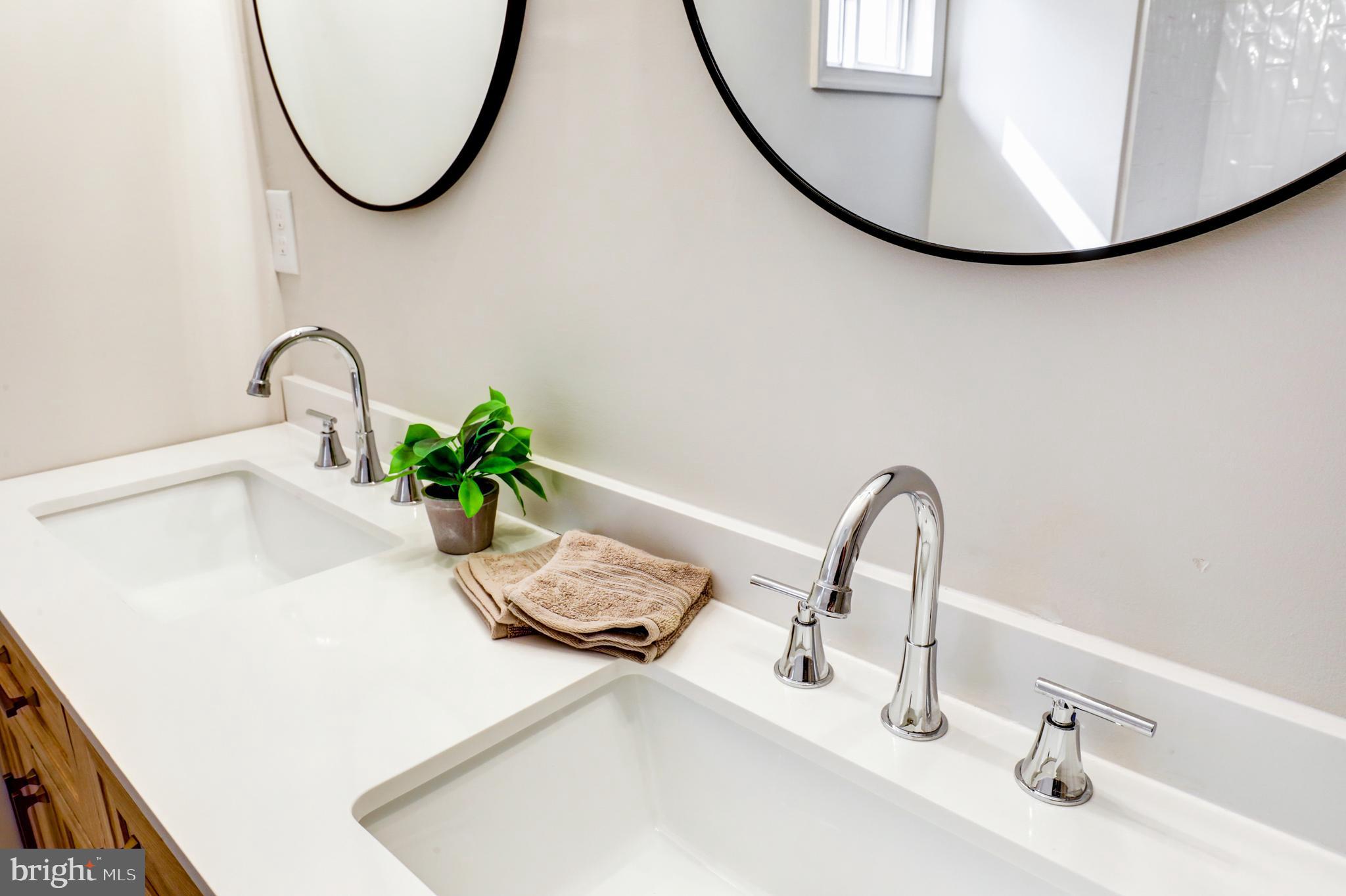 EAST FALLOWFIELD - Residential