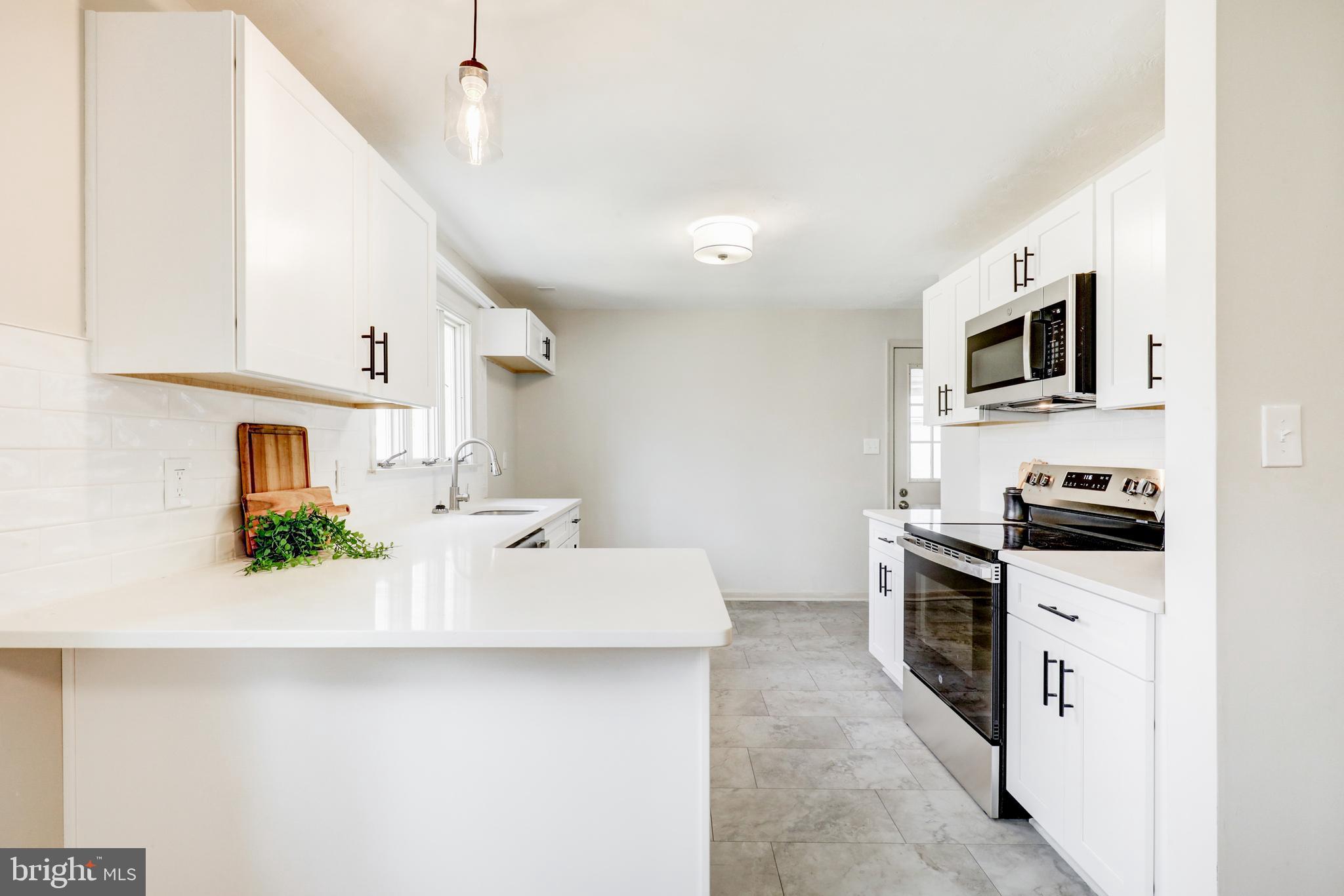 EAST FALLOWFIELD - Residential