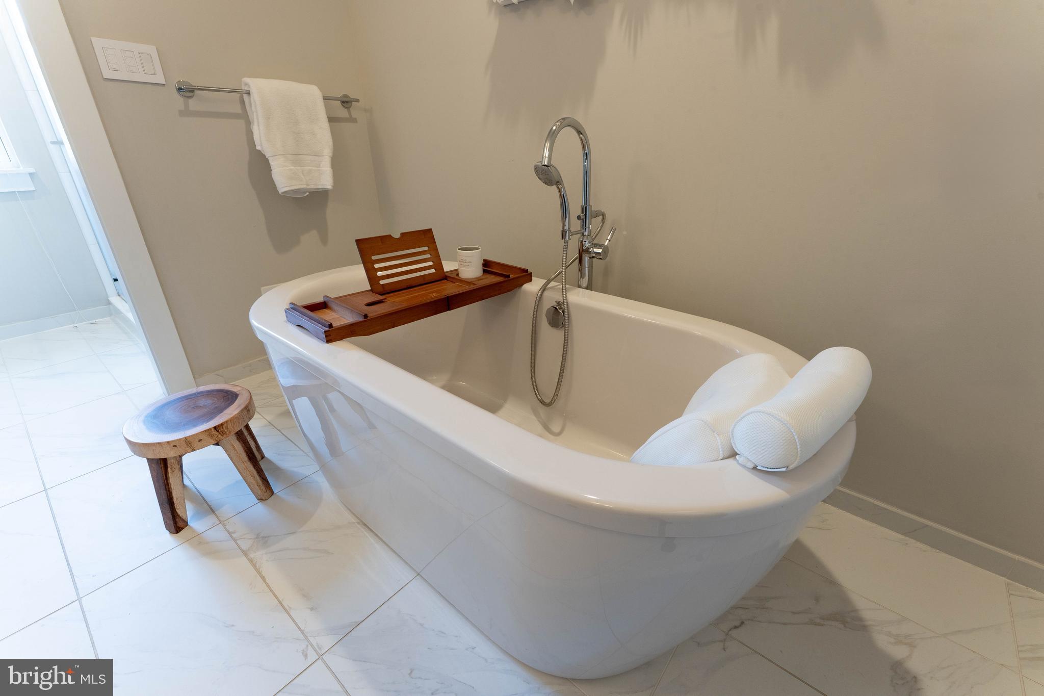 WATKINS MILL TOWN CENTER - Residential Lease