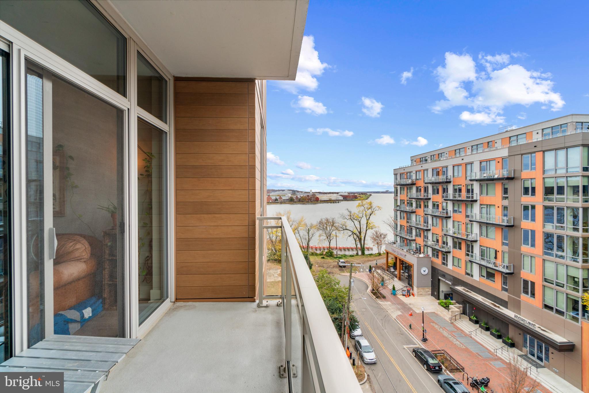 88 V STREET SW 710