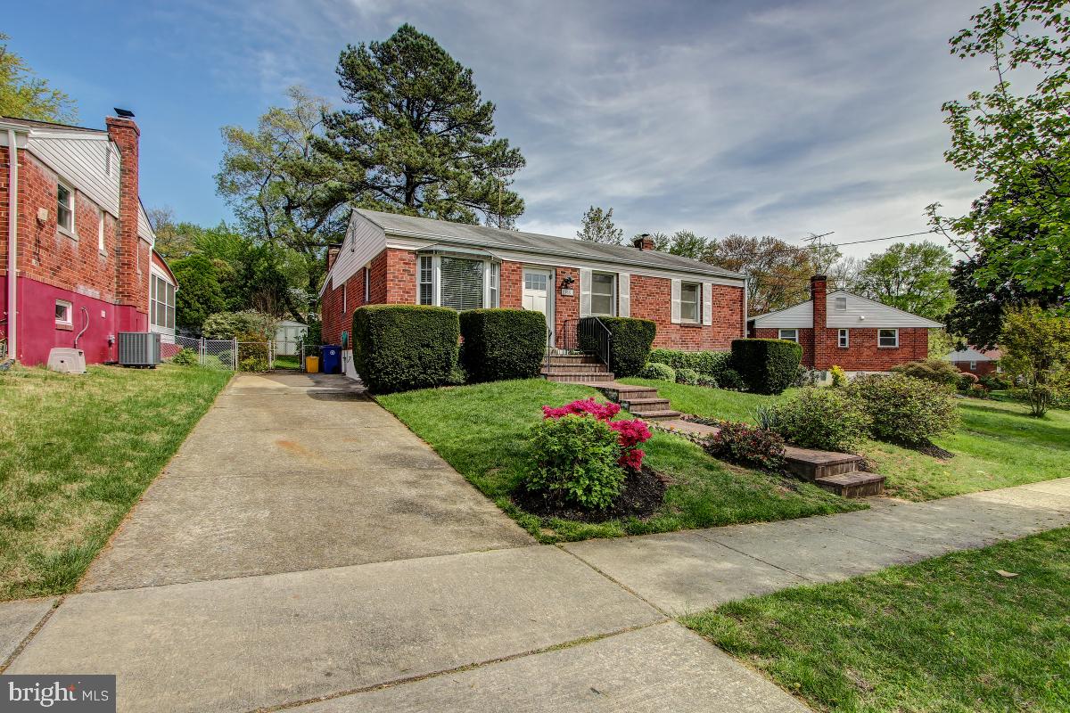 11803 ROCKING HORSE ROAD