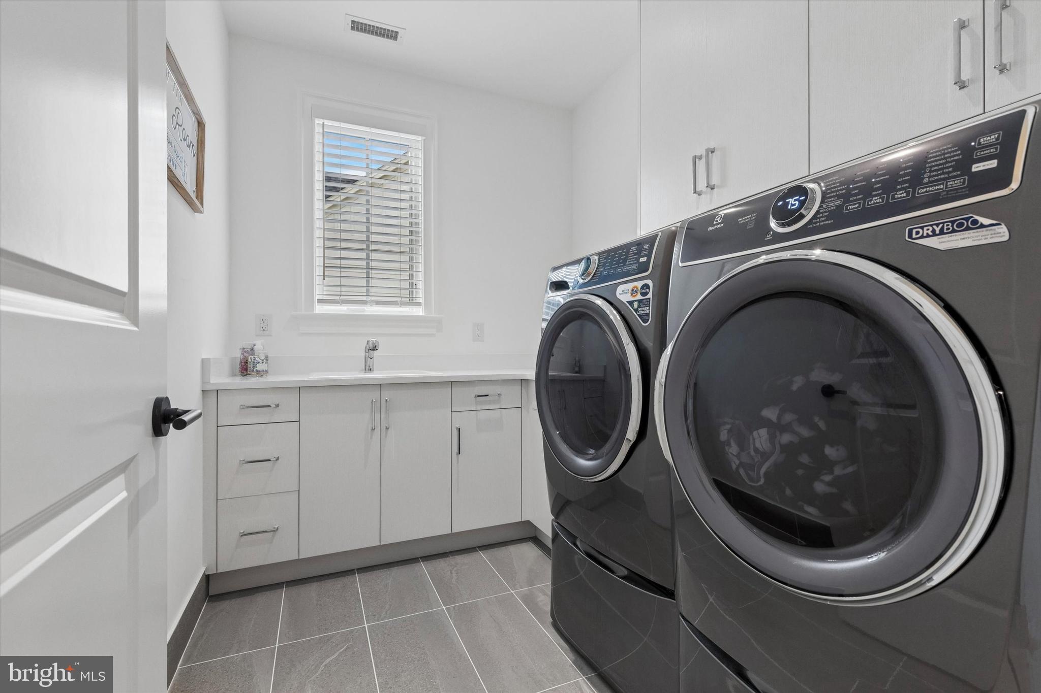 ST. HONORE - Residential