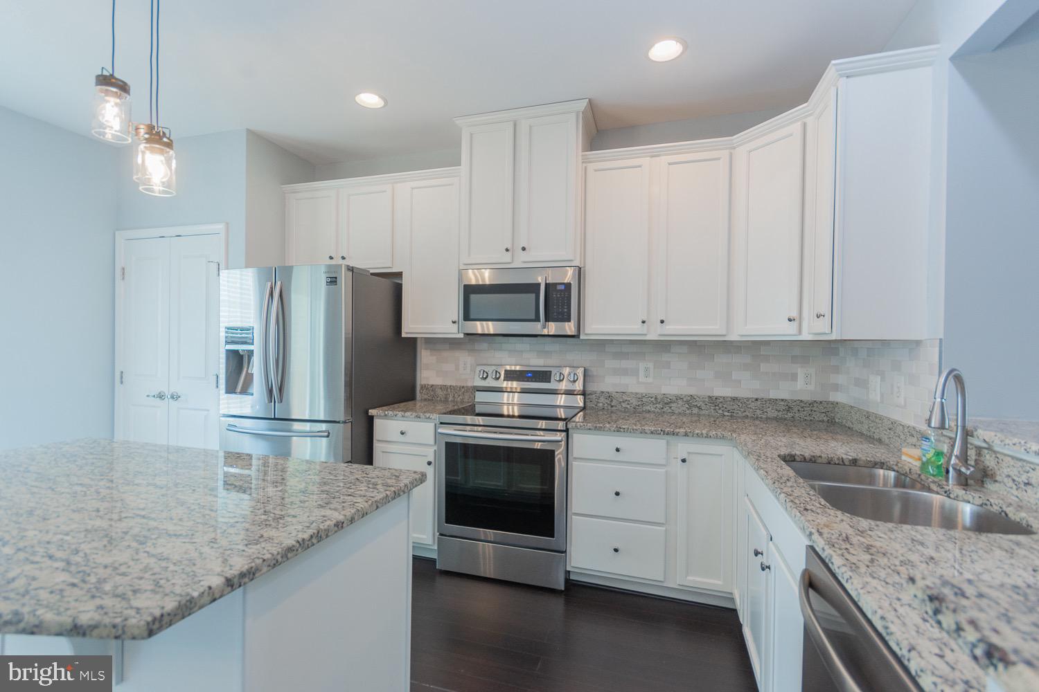 BROOKFIELD - Residential Lease