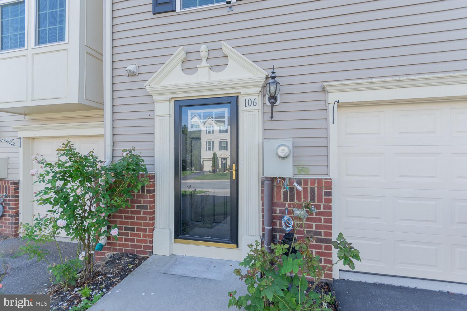 BROOKFIELD - Residential Lease