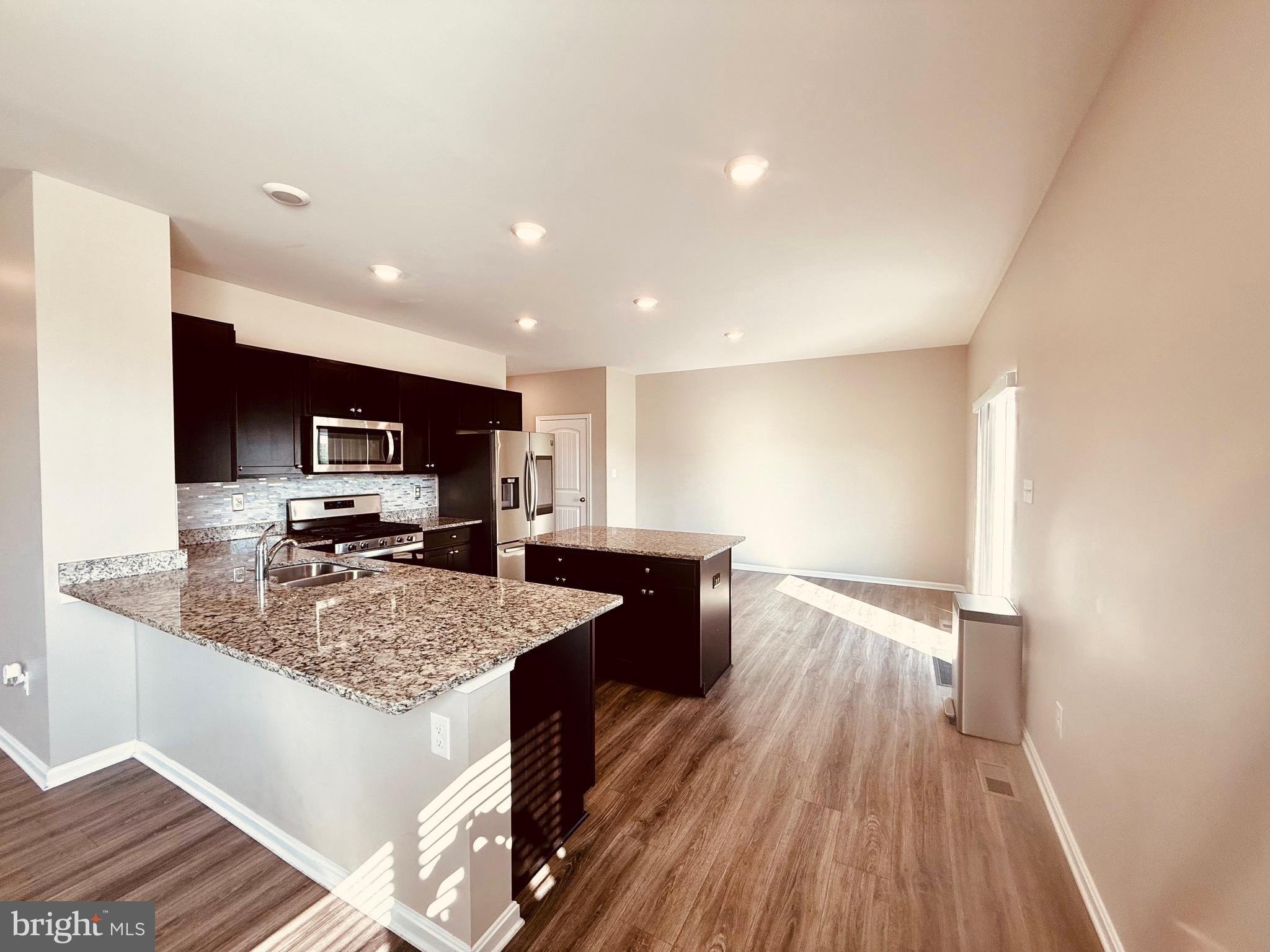 SHANNON COVE - Residential