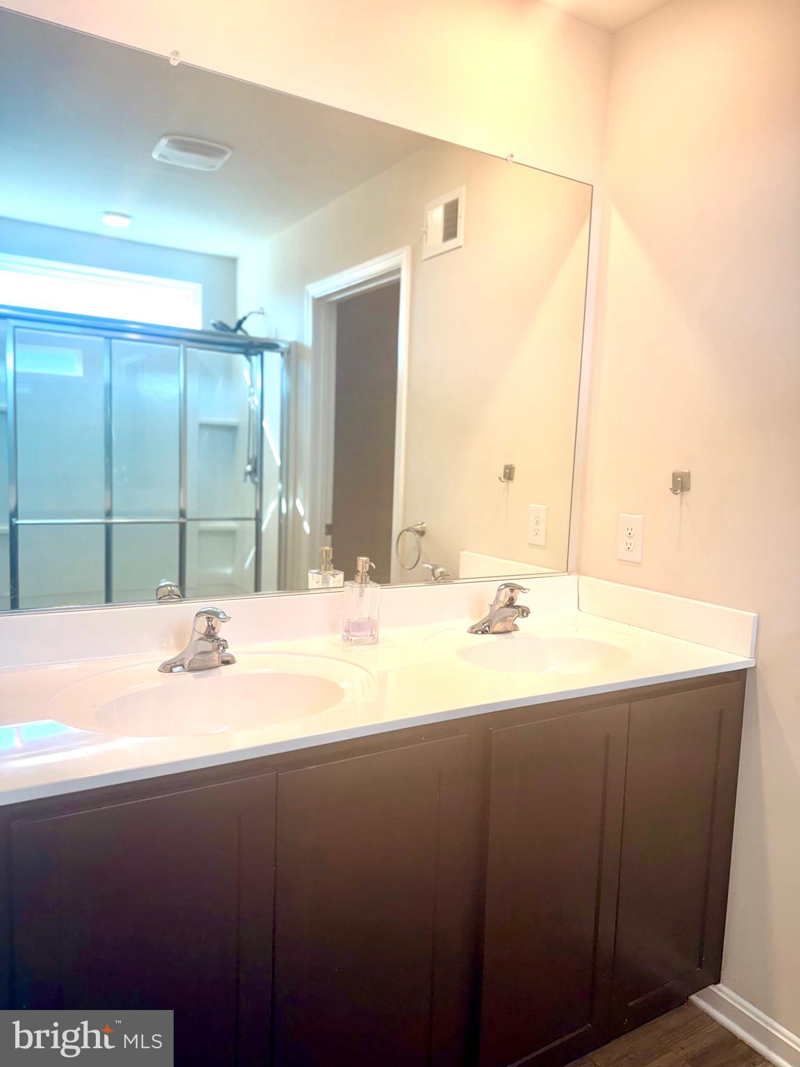 SHANNON COVE - Residential