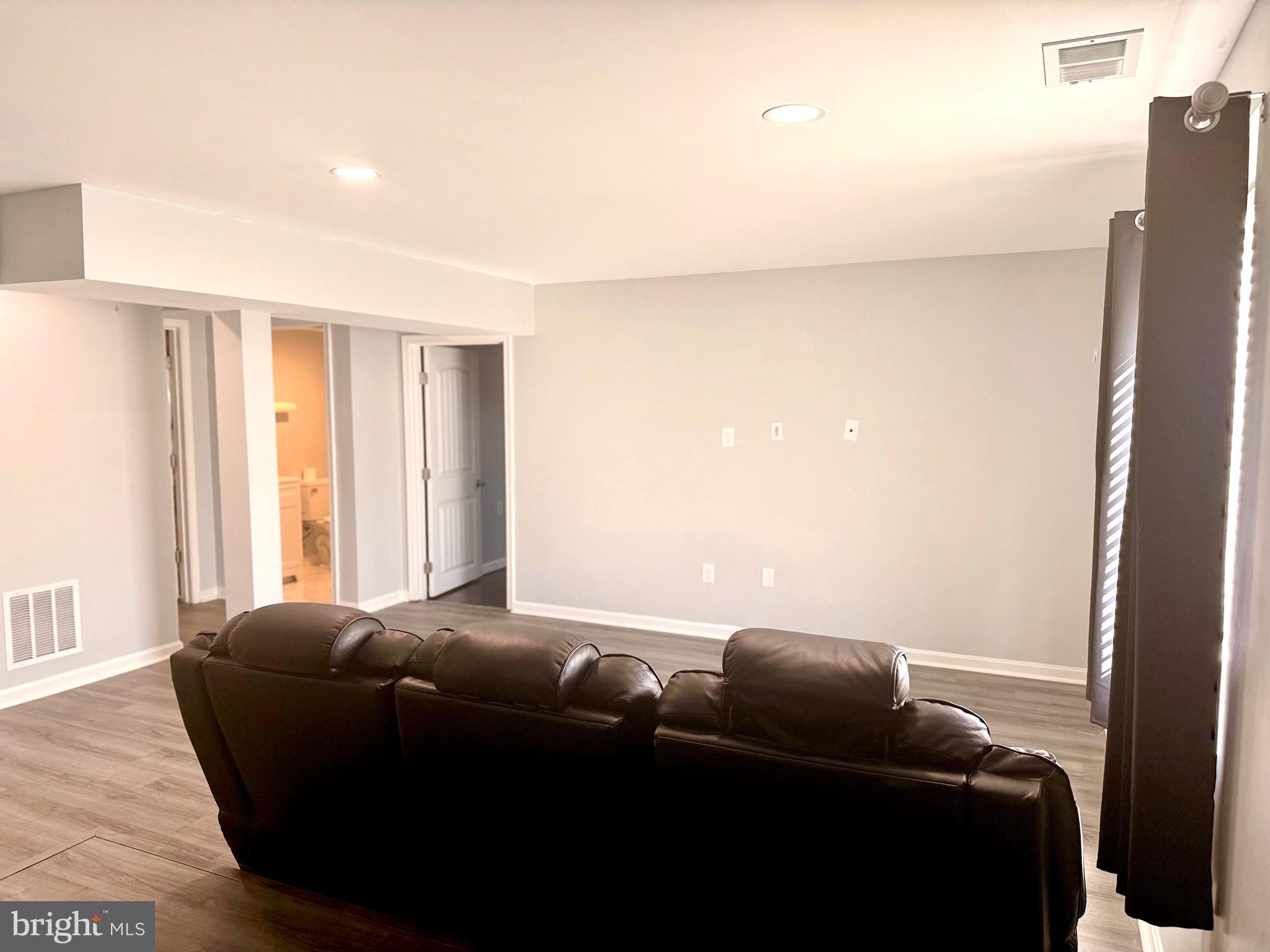 SHANNON COVE - Residential