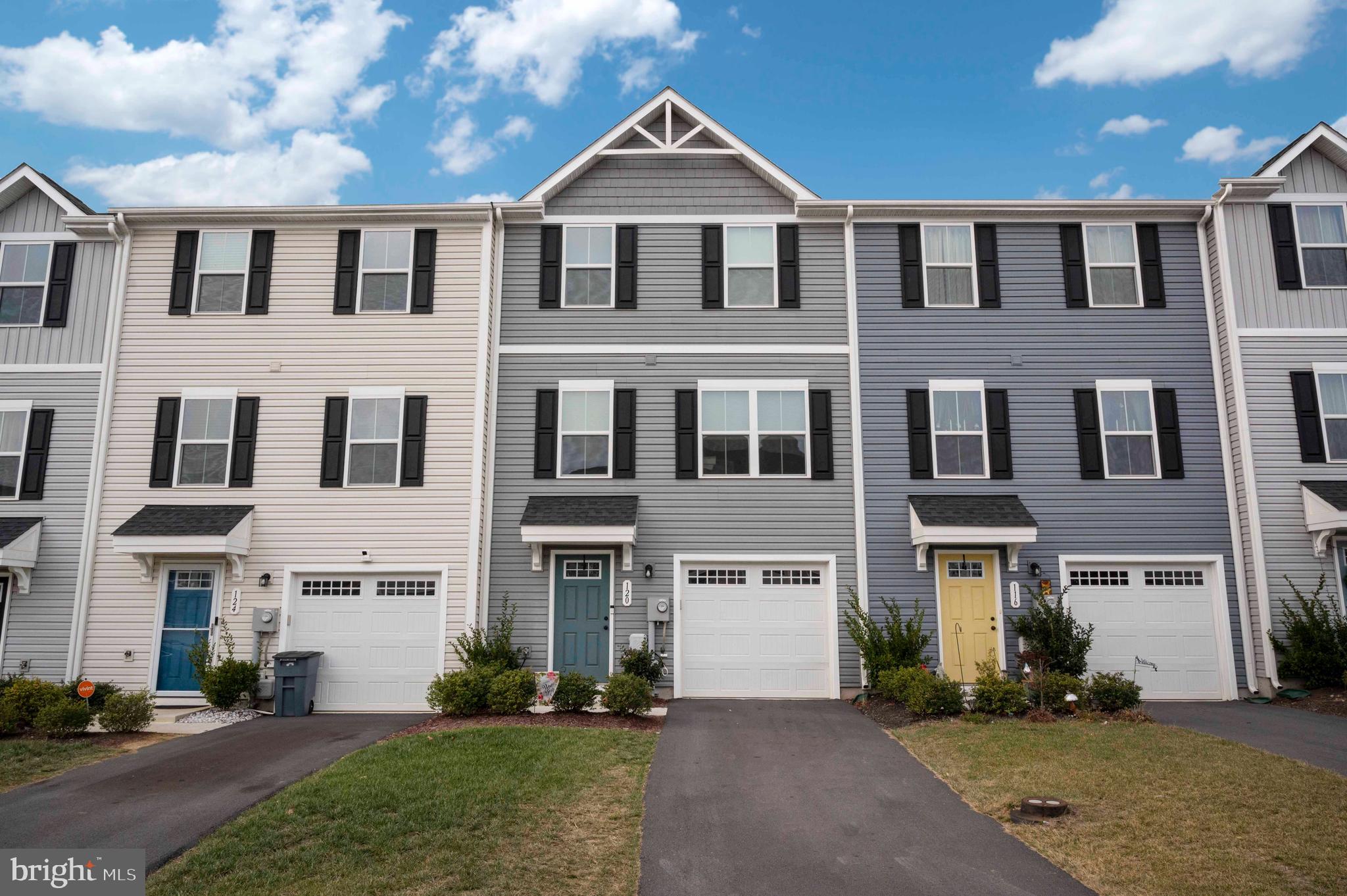 THE LAKES AT MARTINSBURG - Residential