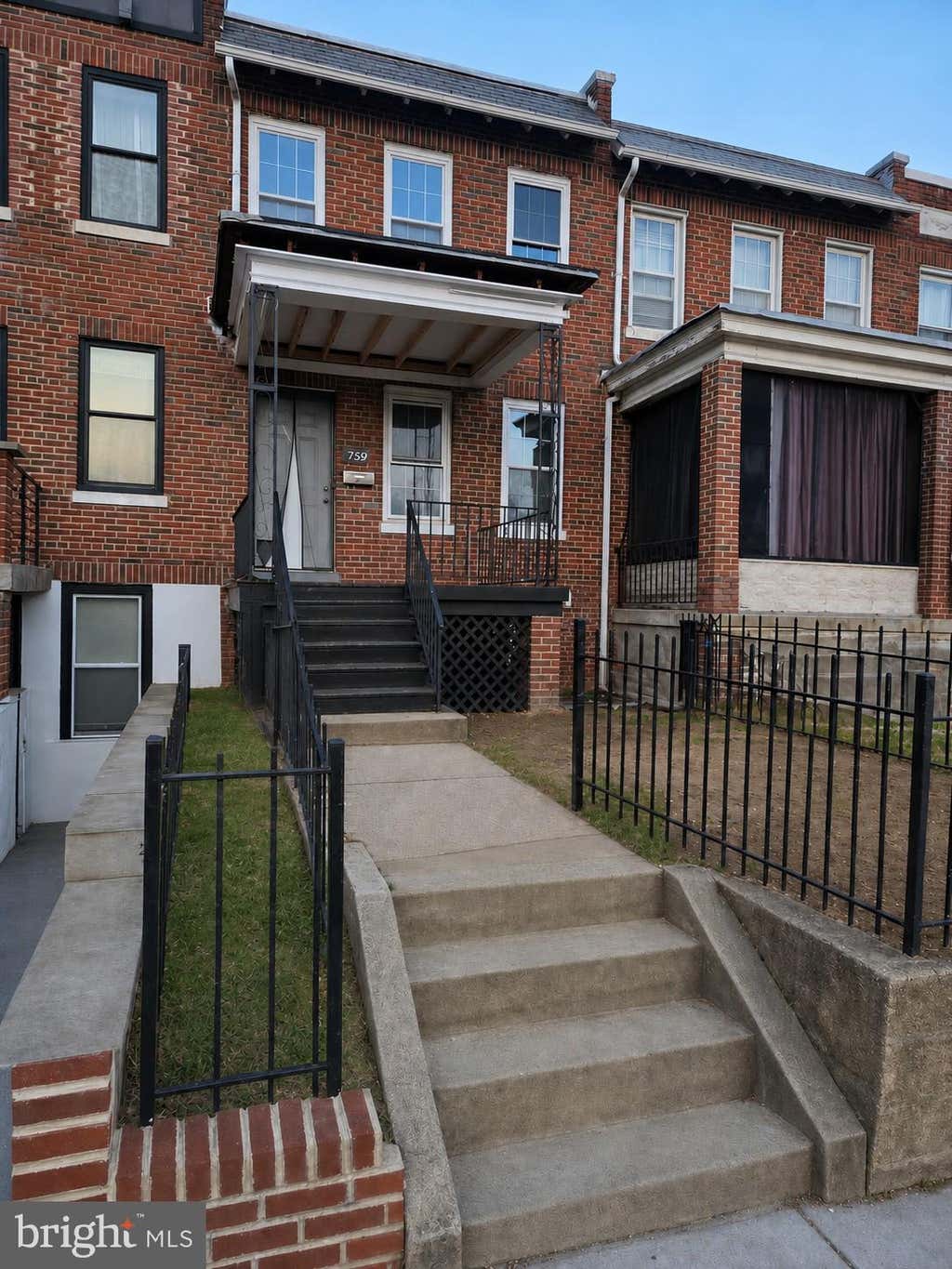Photo of 759 19th Street NE, WASHINGTON, DC 20002 (MLS # DCDC2257734)