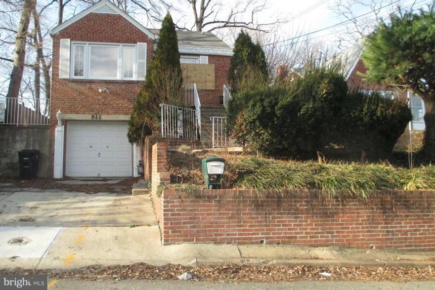 Roomy house four bedrooms, Two full baths. Will need updating.
