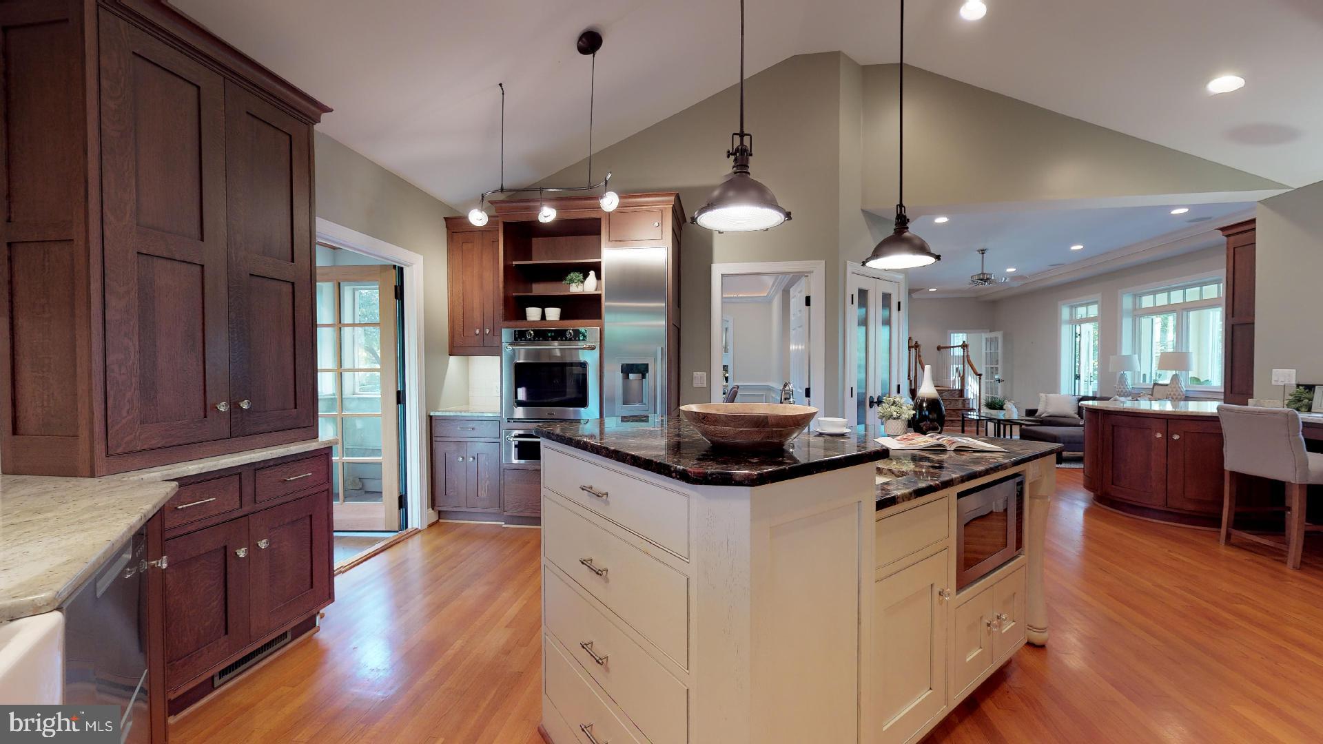 COUNTRY CLUB HILLS - Residential