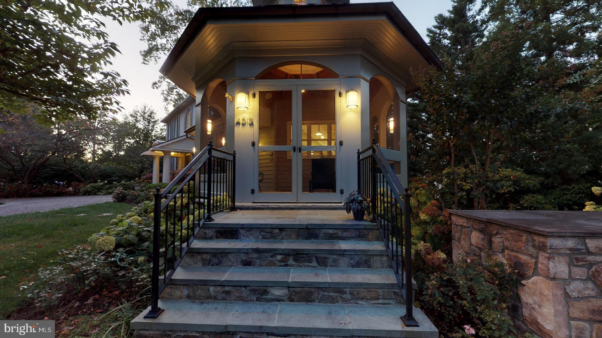 COUNTRY CLUB HILLS - Residential