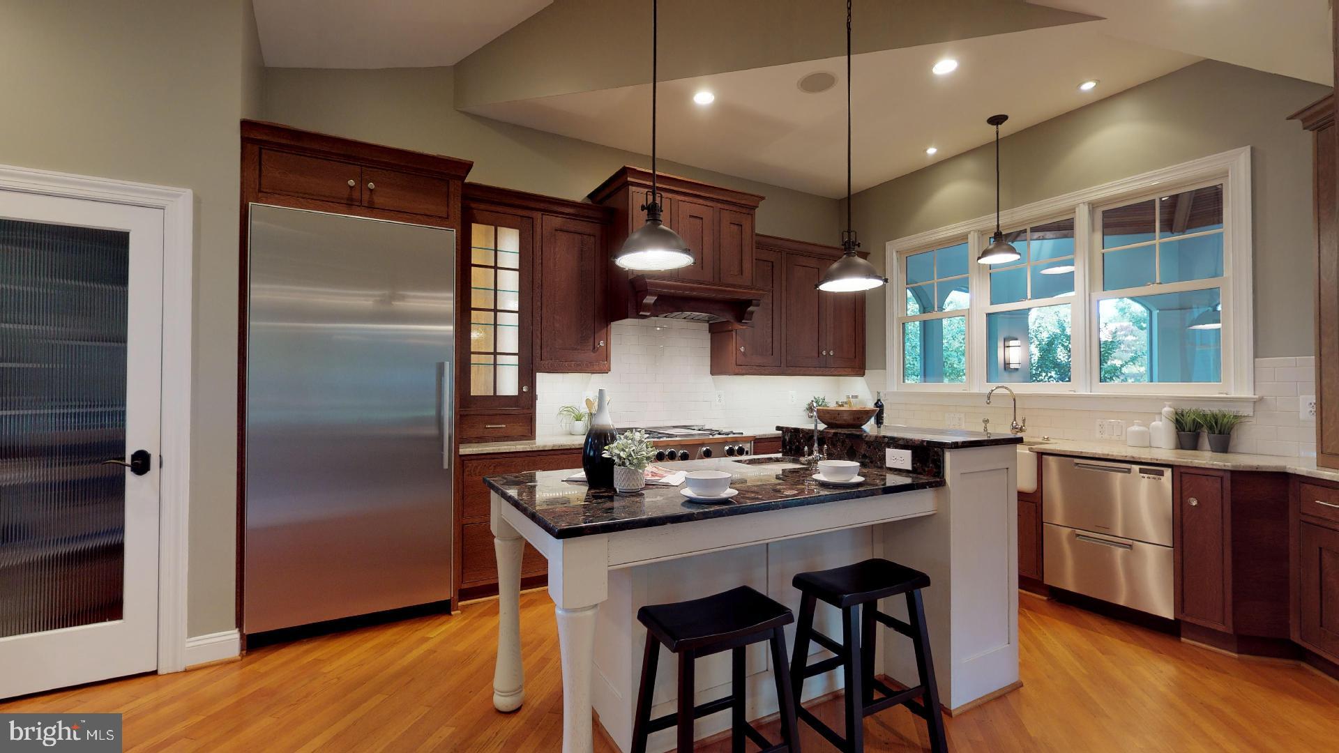 COUNTRY CLUB HILLS - Residential