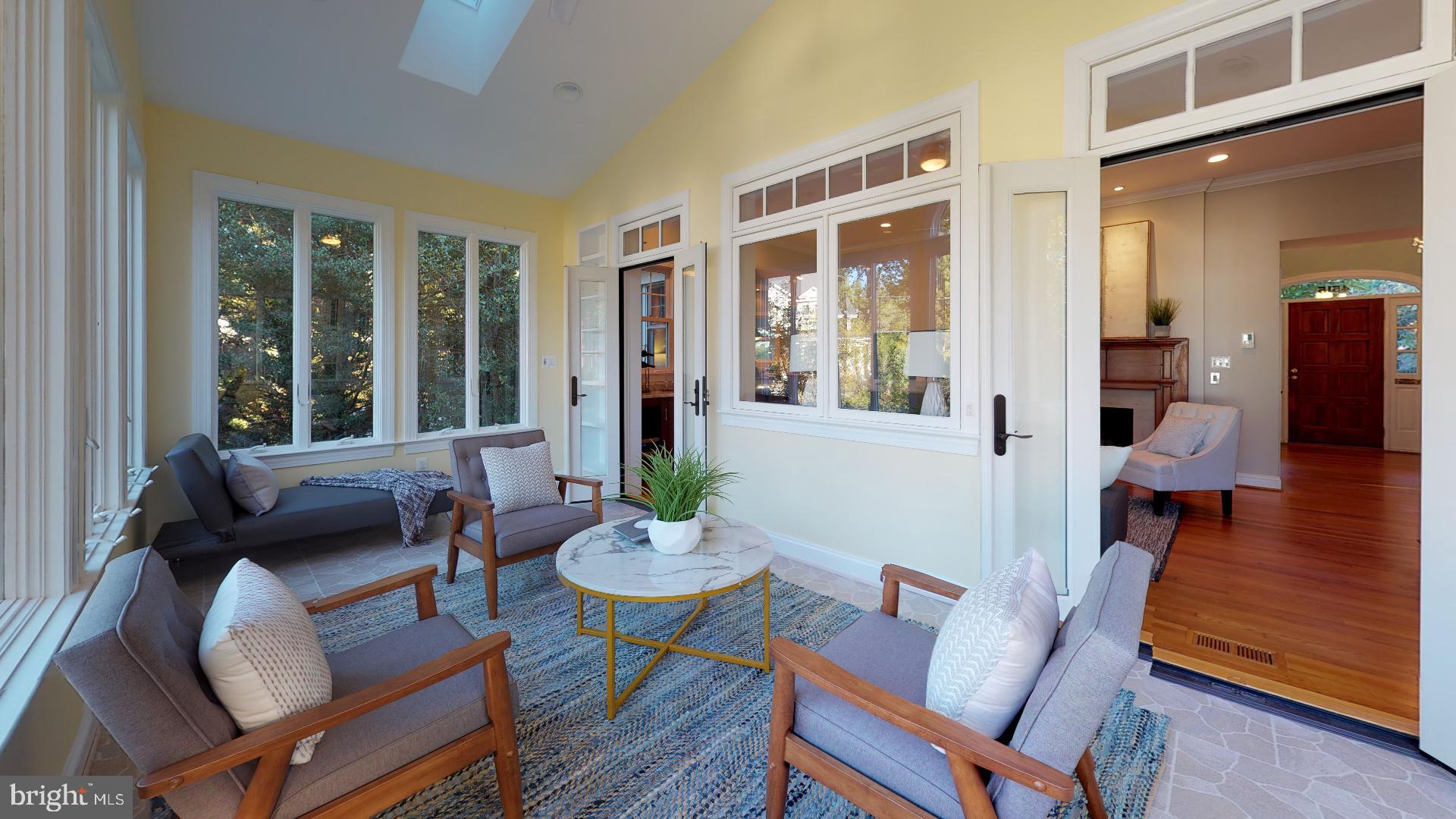 COUNTRY CLUB HILLS - Residential