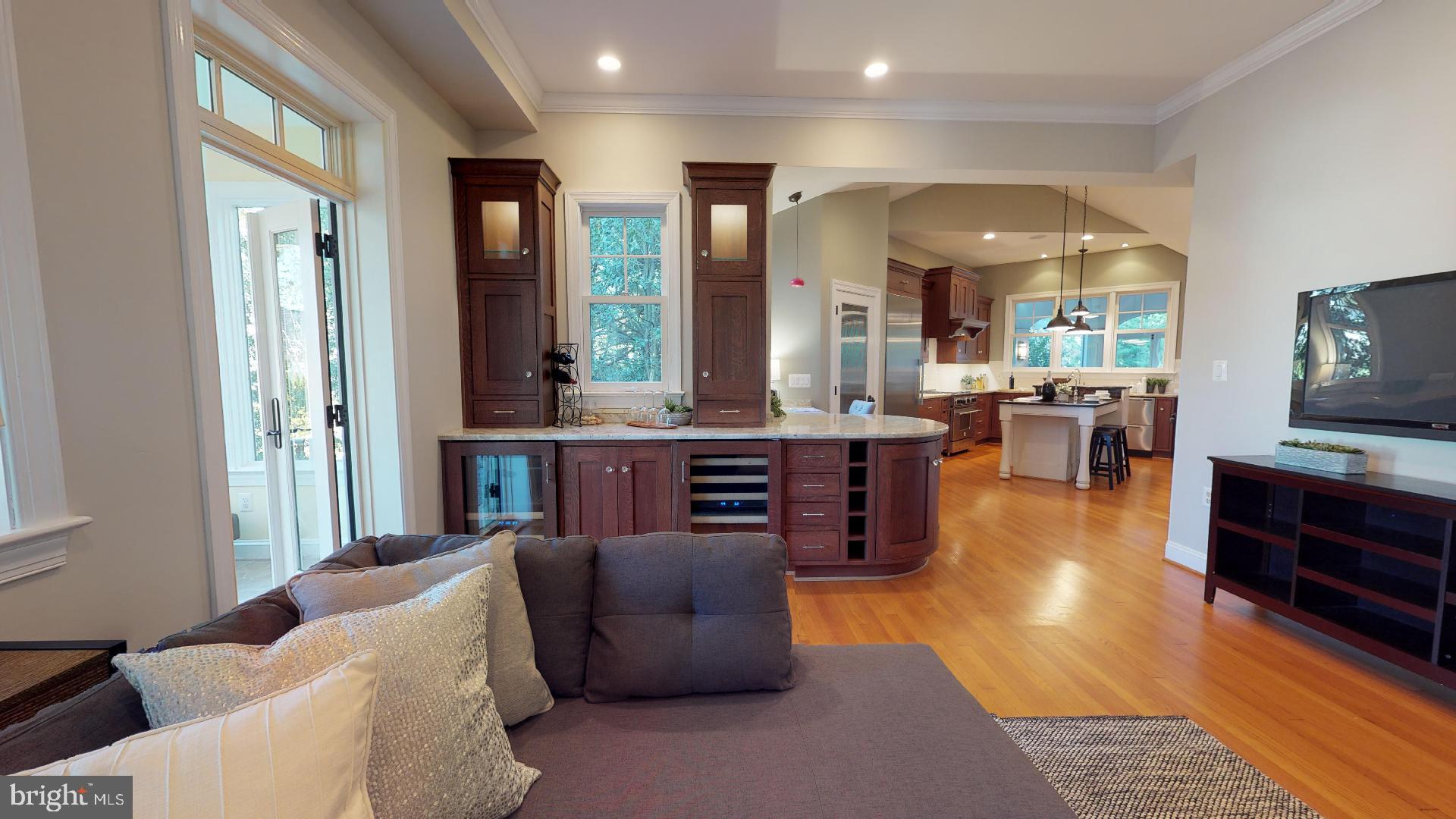 COUNTRY CLUB HILLS - Residential