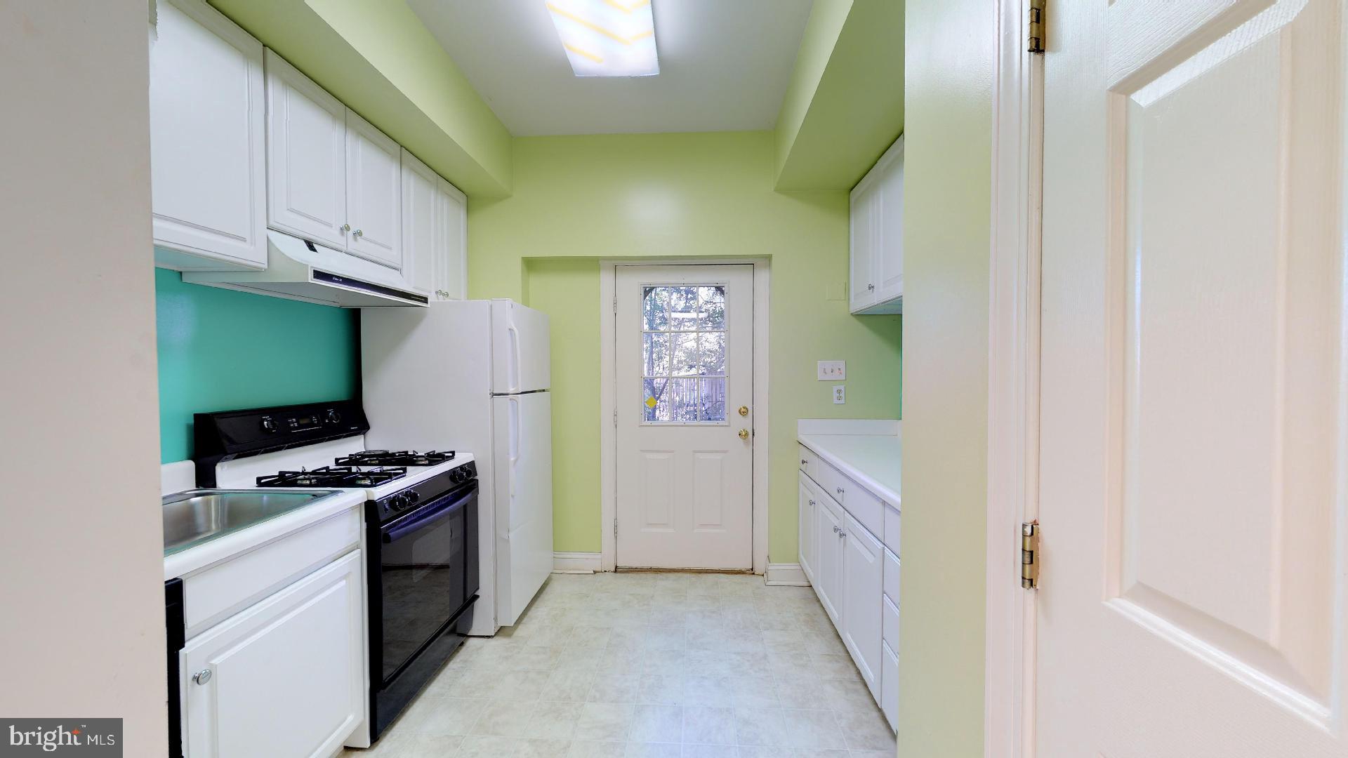 COUNTRY CLUB HILLS - Residential