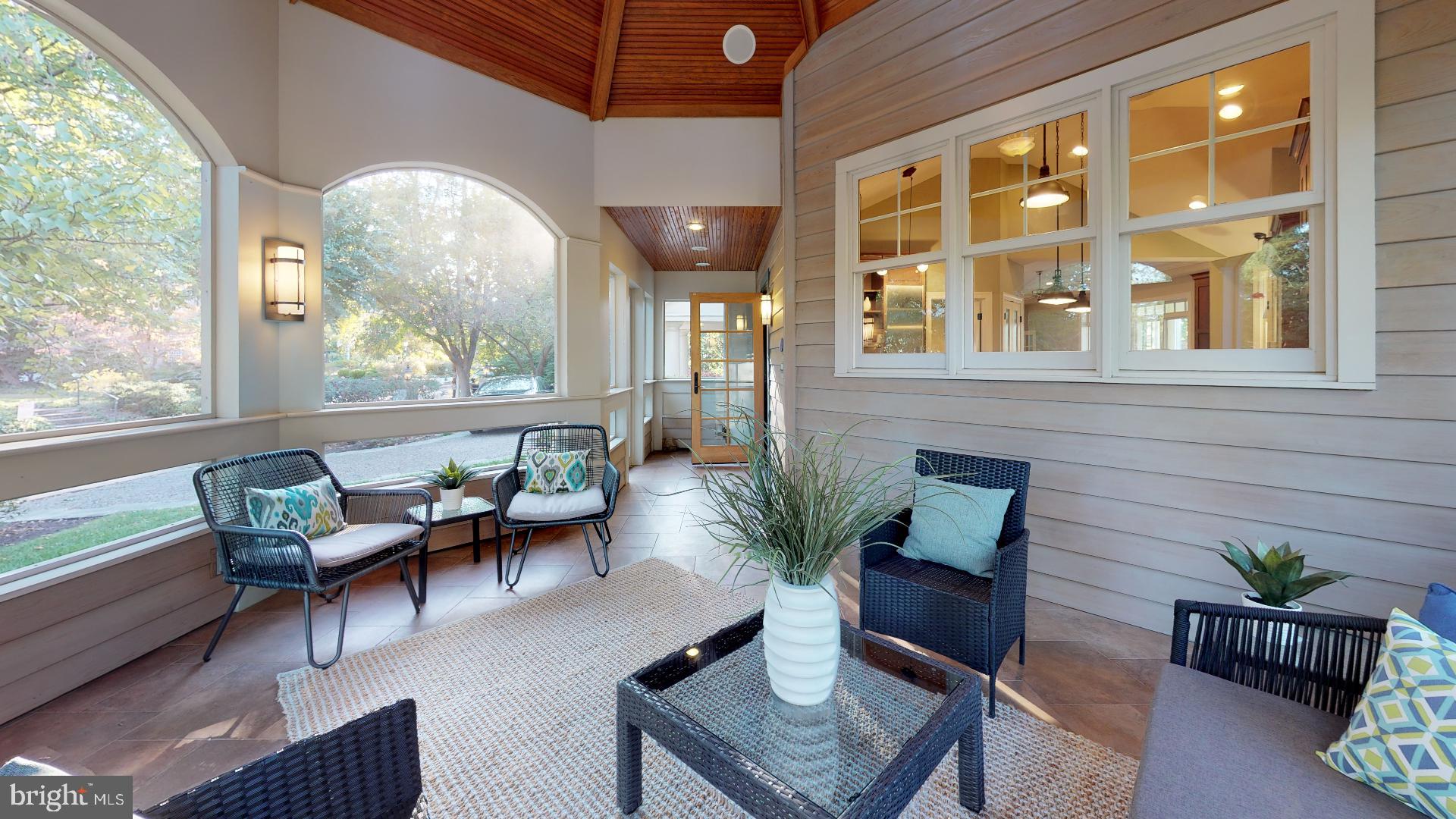 COUNTRY CLUB HILLS - Residential