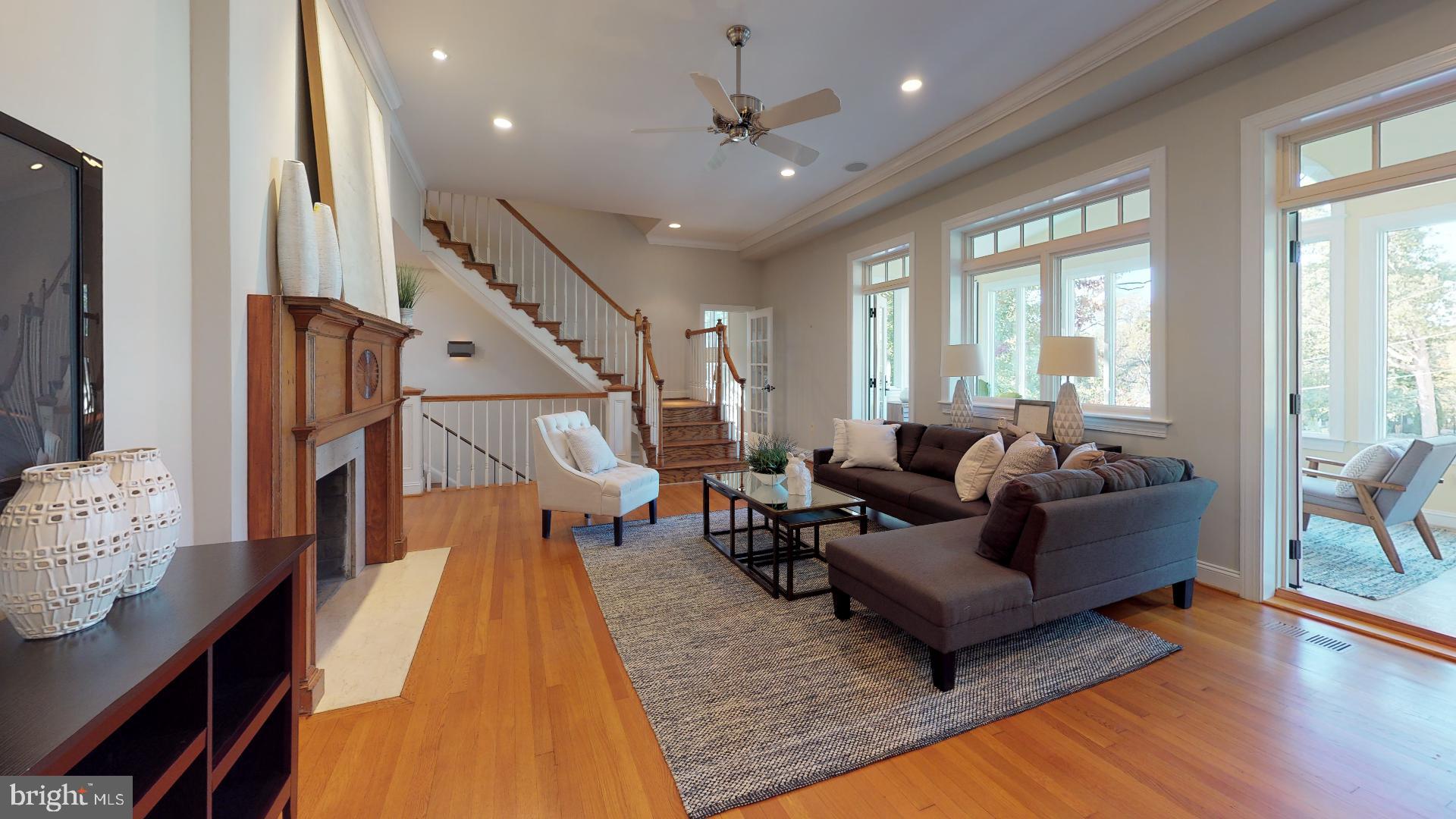 COUNTRY CLUB HILLS - Residential