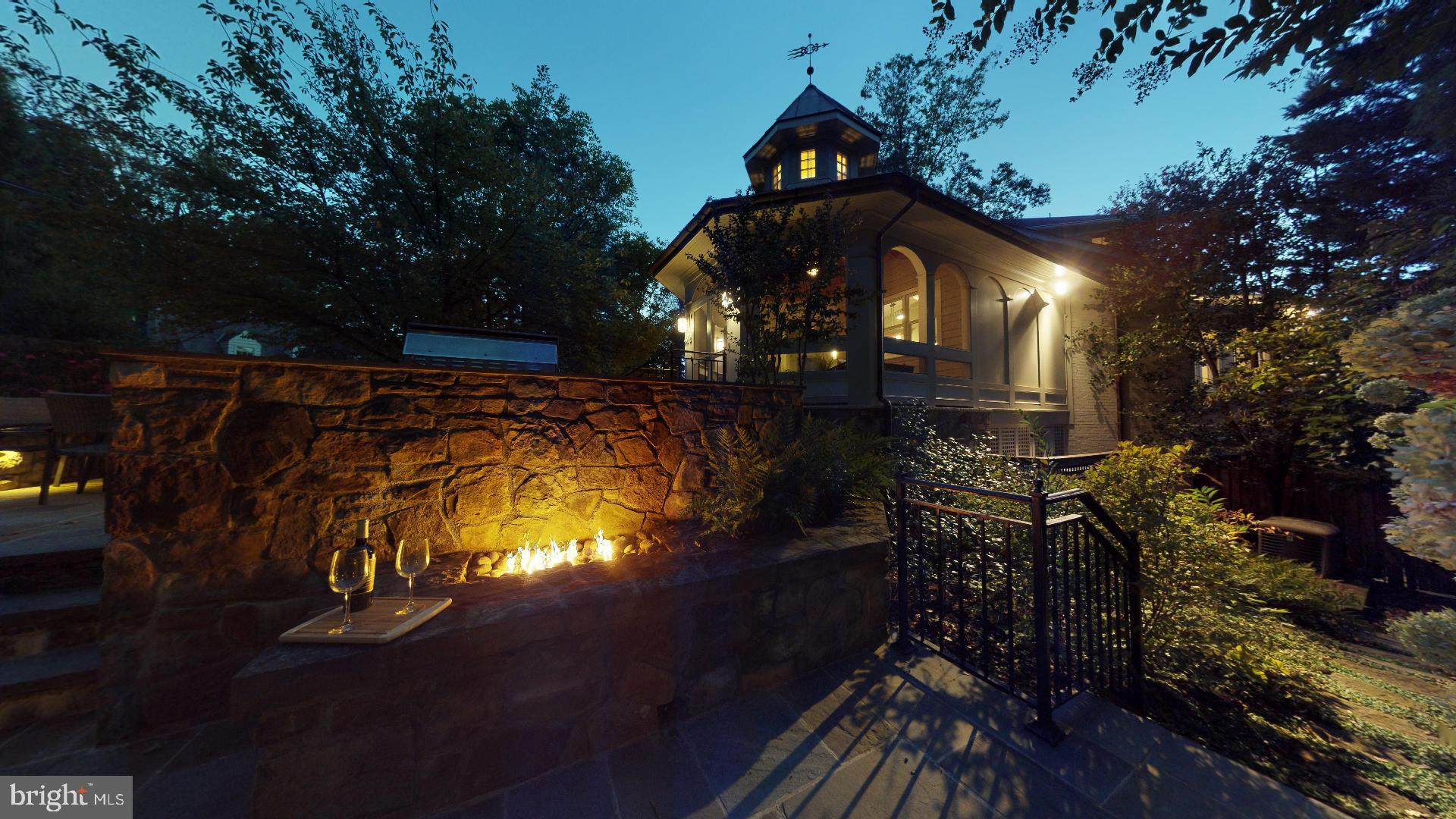 COUNTRY CLUB HILLS - Residential