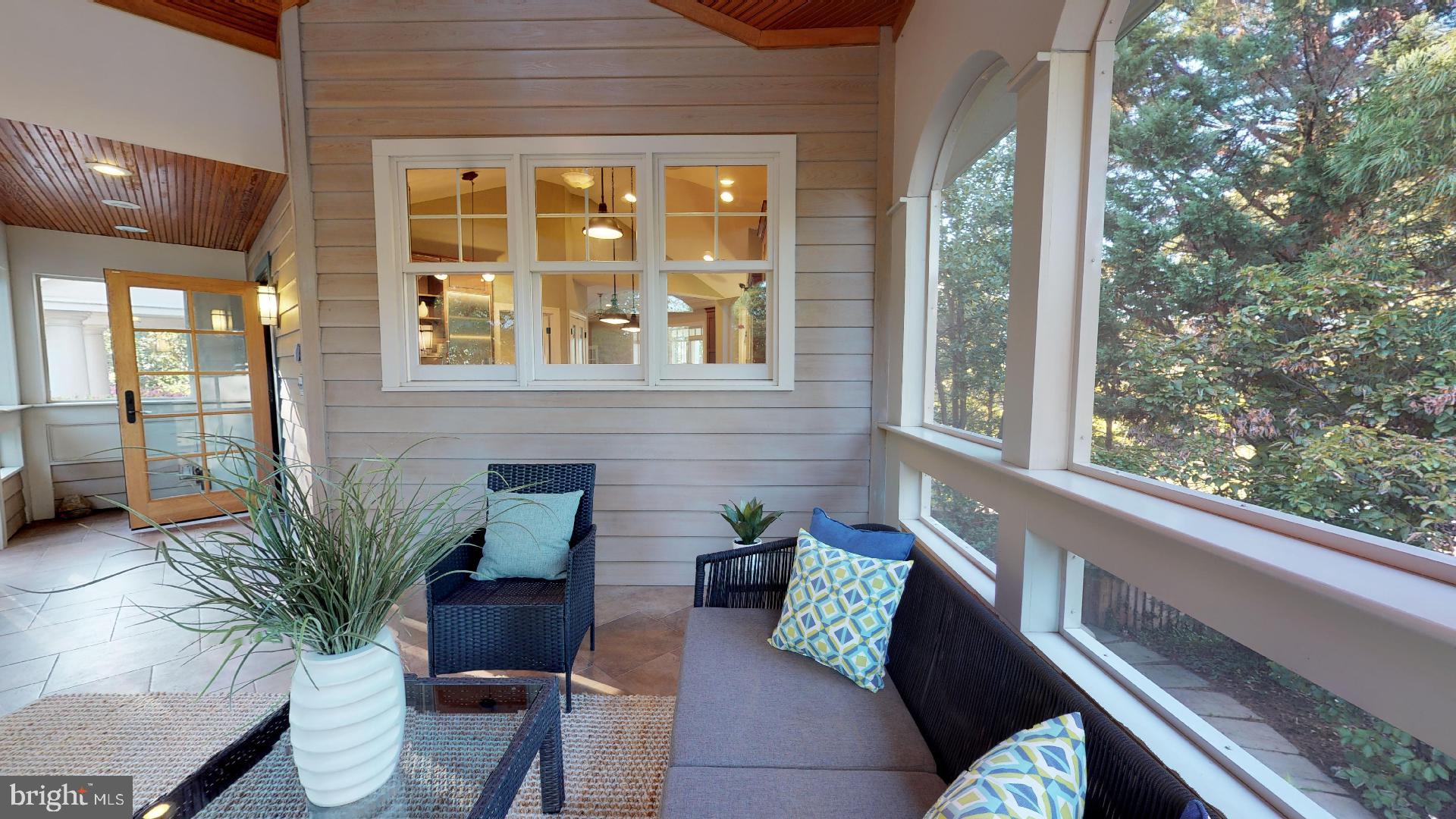 COUNTRY CLUB HILLS - Residential