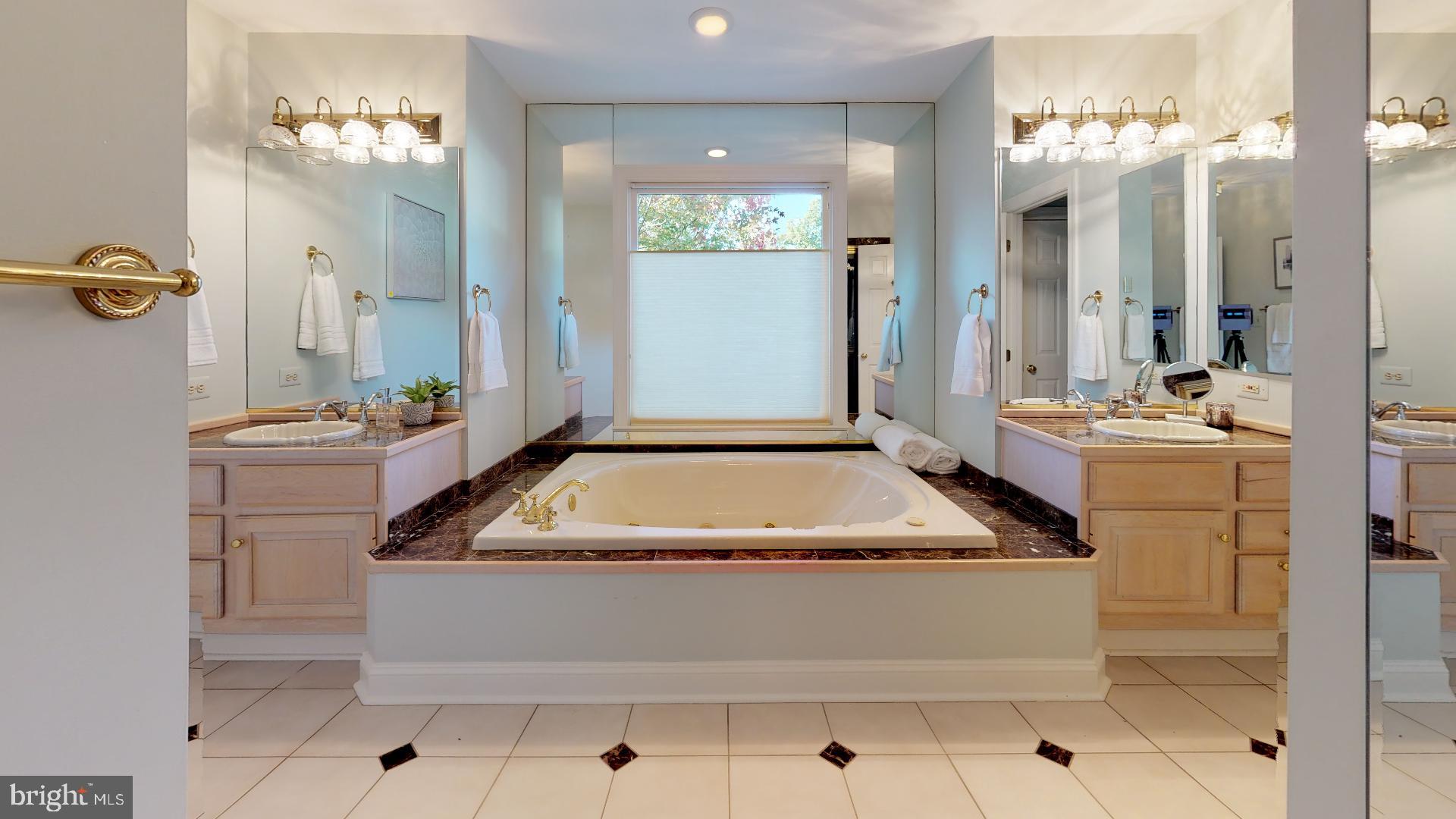 COUNTRY CLUB HILLS - Residential