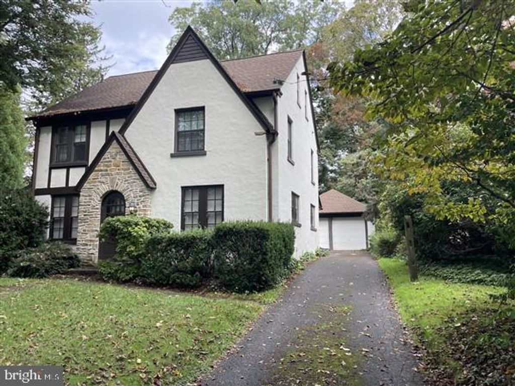 Photo of 1299 HILLSIDE DR, LANCASTER, PA 17603 (MLS # PALA2042390)