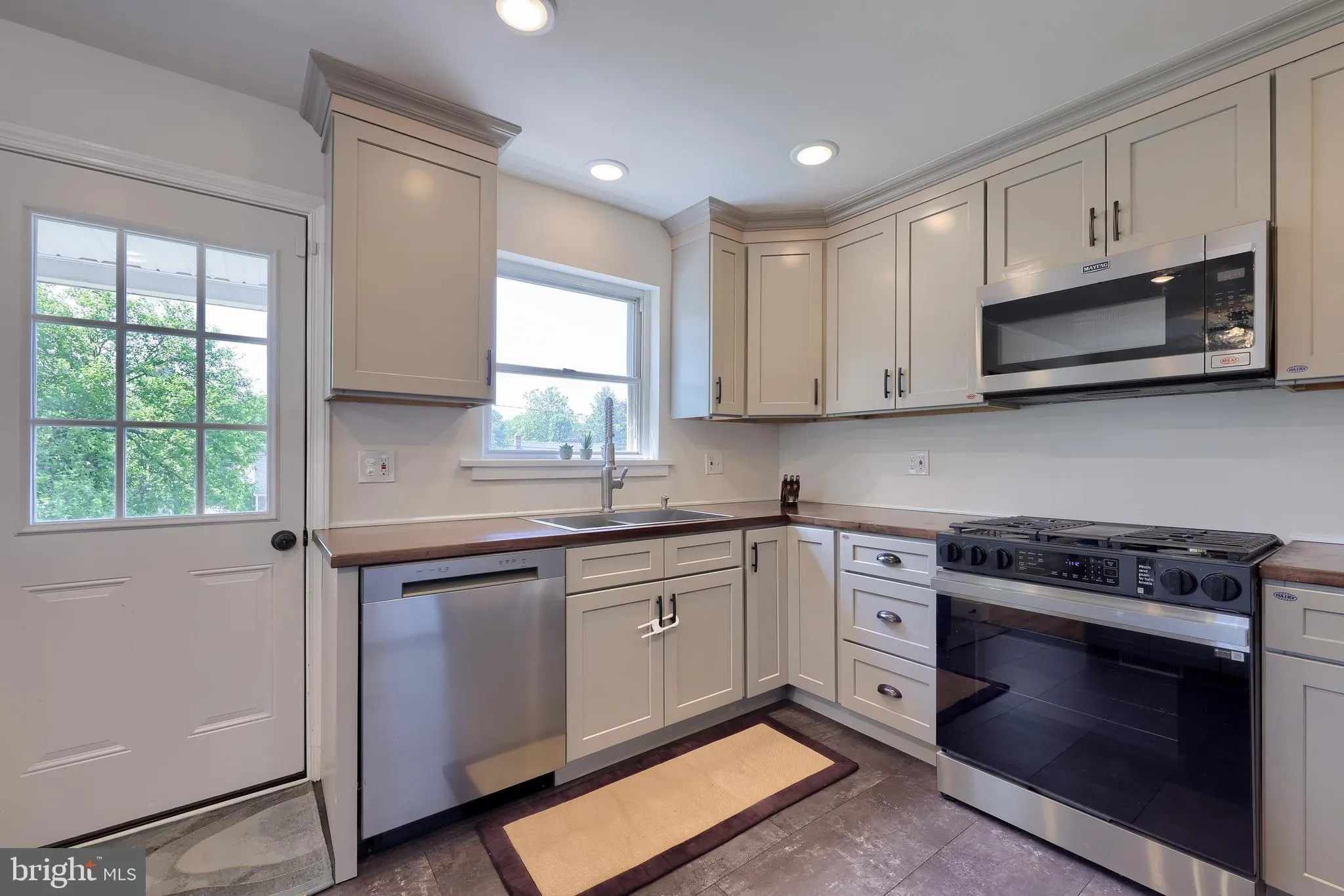 Lancaster, Pennsylvania 17603, United States, 4 Bedrooms Bedrooms, ,4 BathroomsBathrooms,Residential,Active,147116