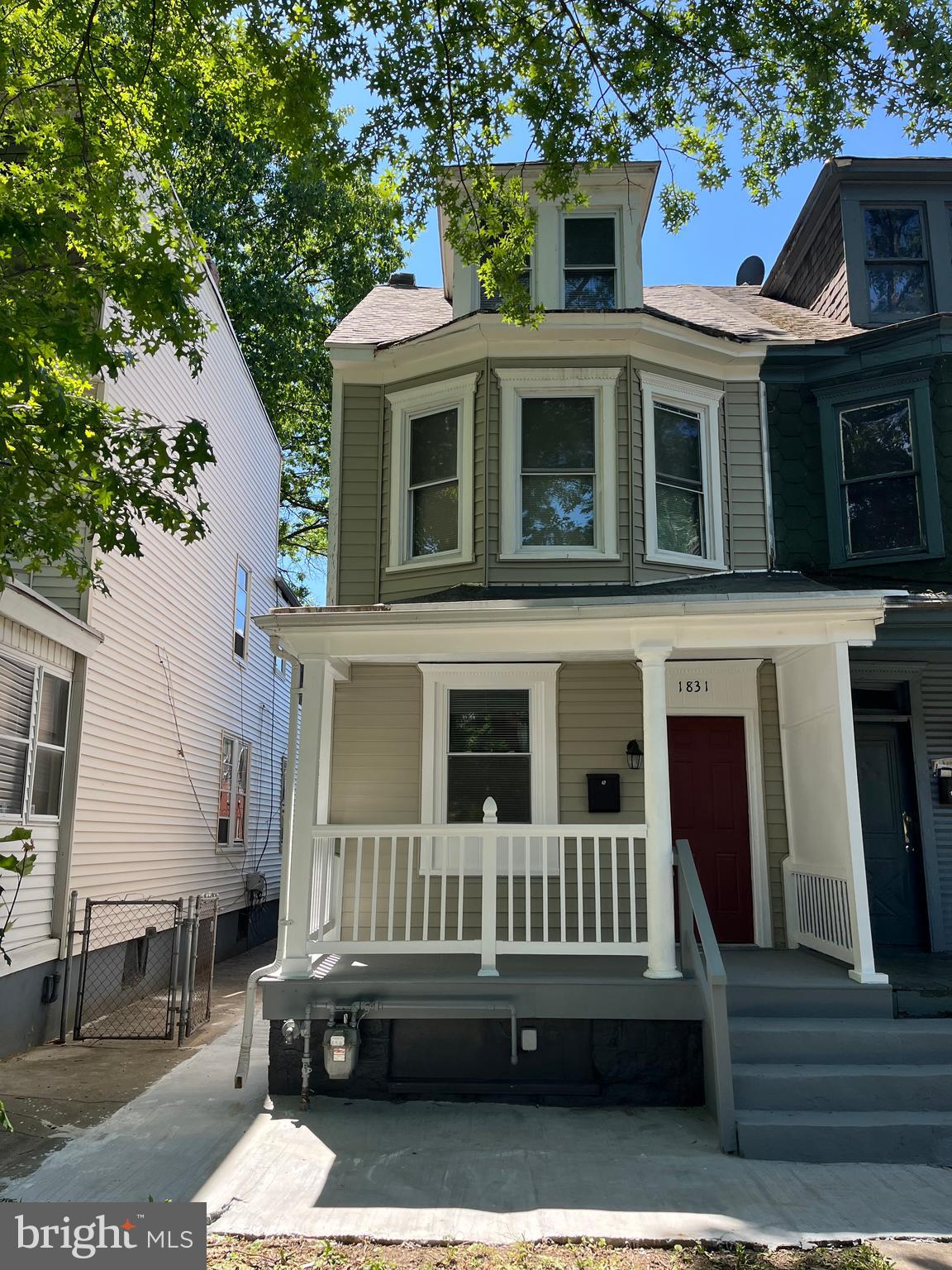 Beautiful 3BR/1.5 Bath fully renovated.