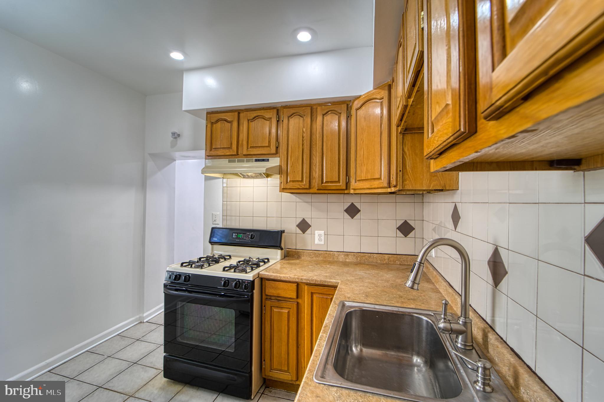 HARLEM PARK - Residential Lease