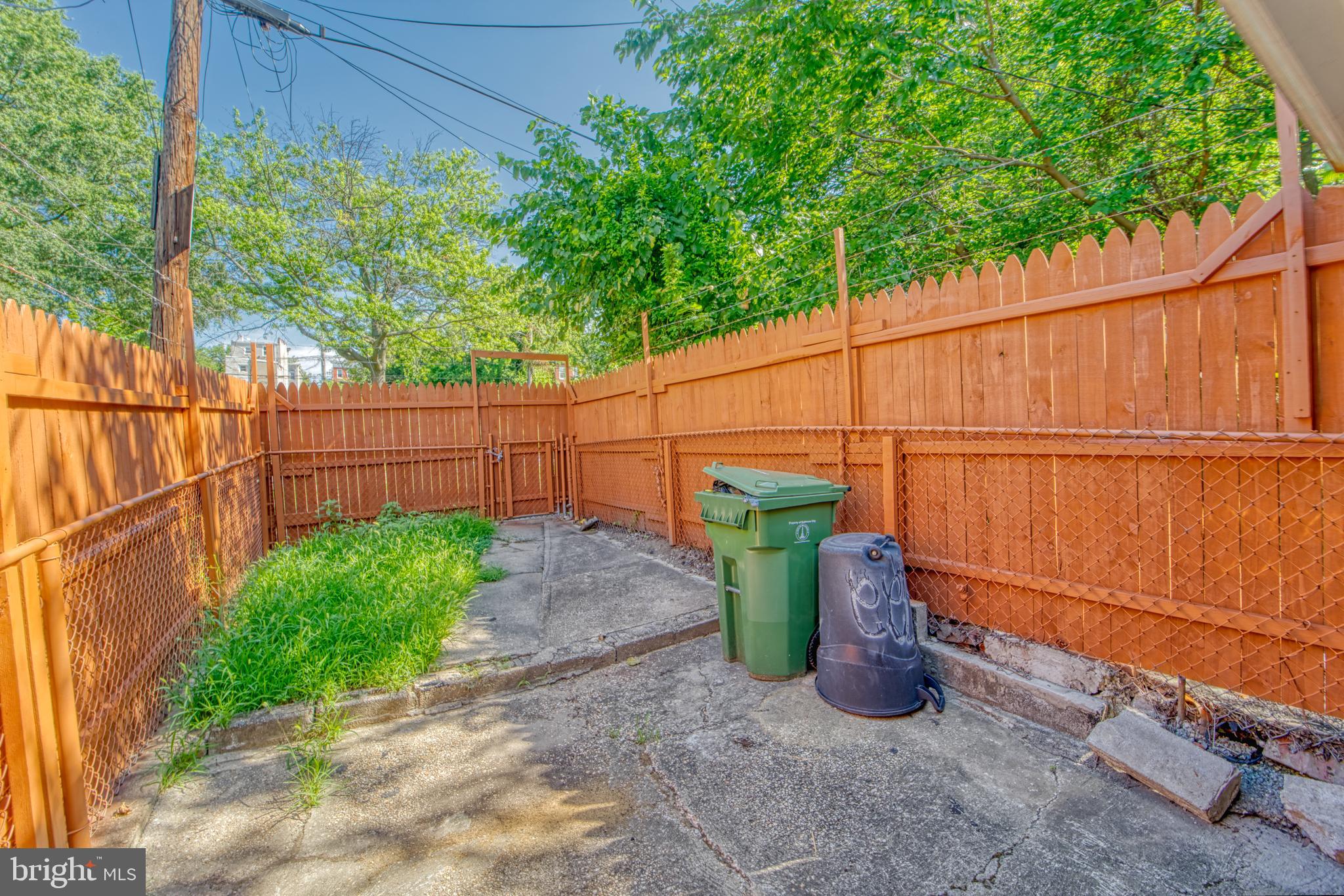 HARLEM PARK - Residential Lease