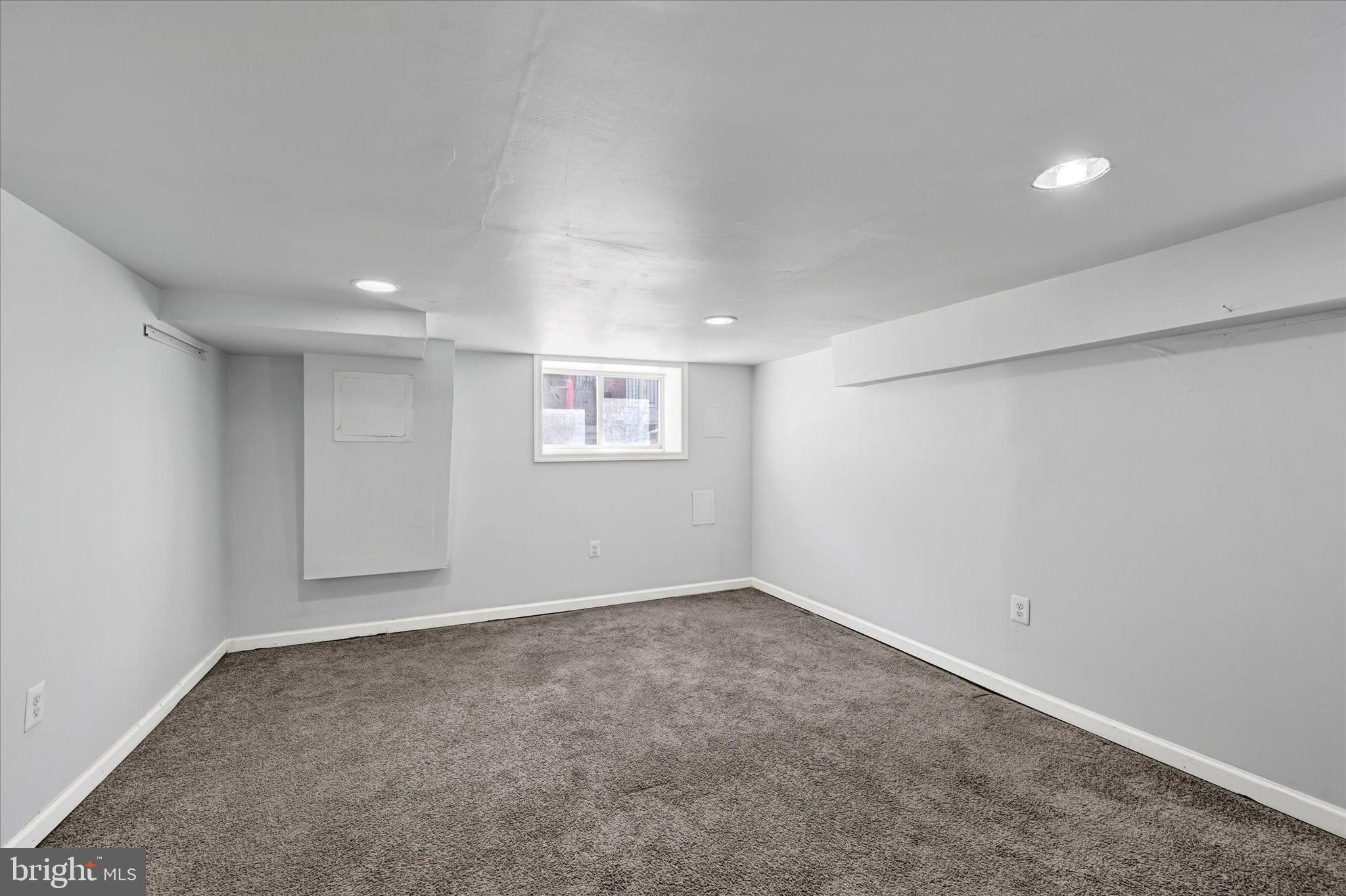 ELLWOOD PARK - Residential