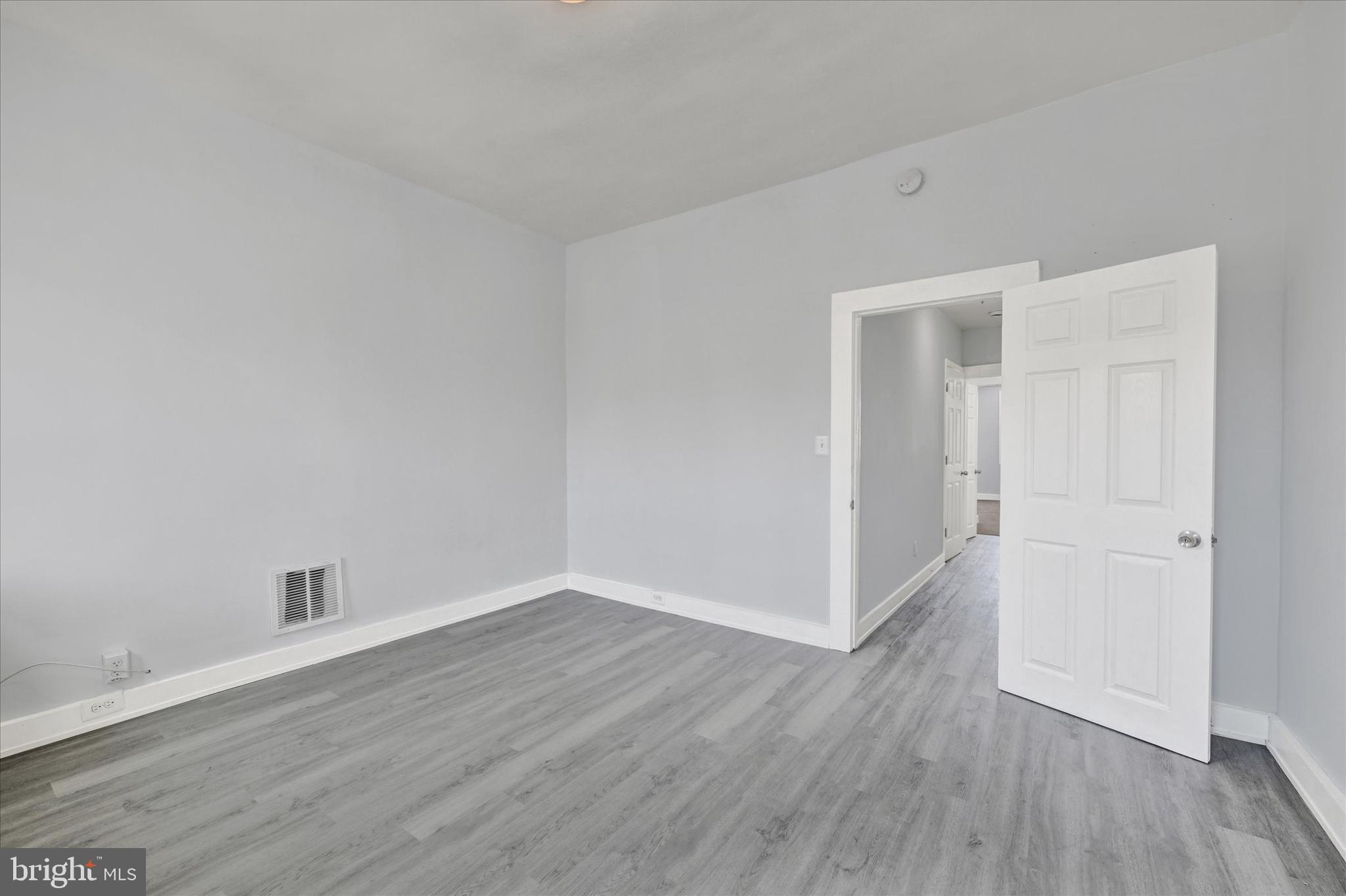 ELLWOOD PARK - Residential