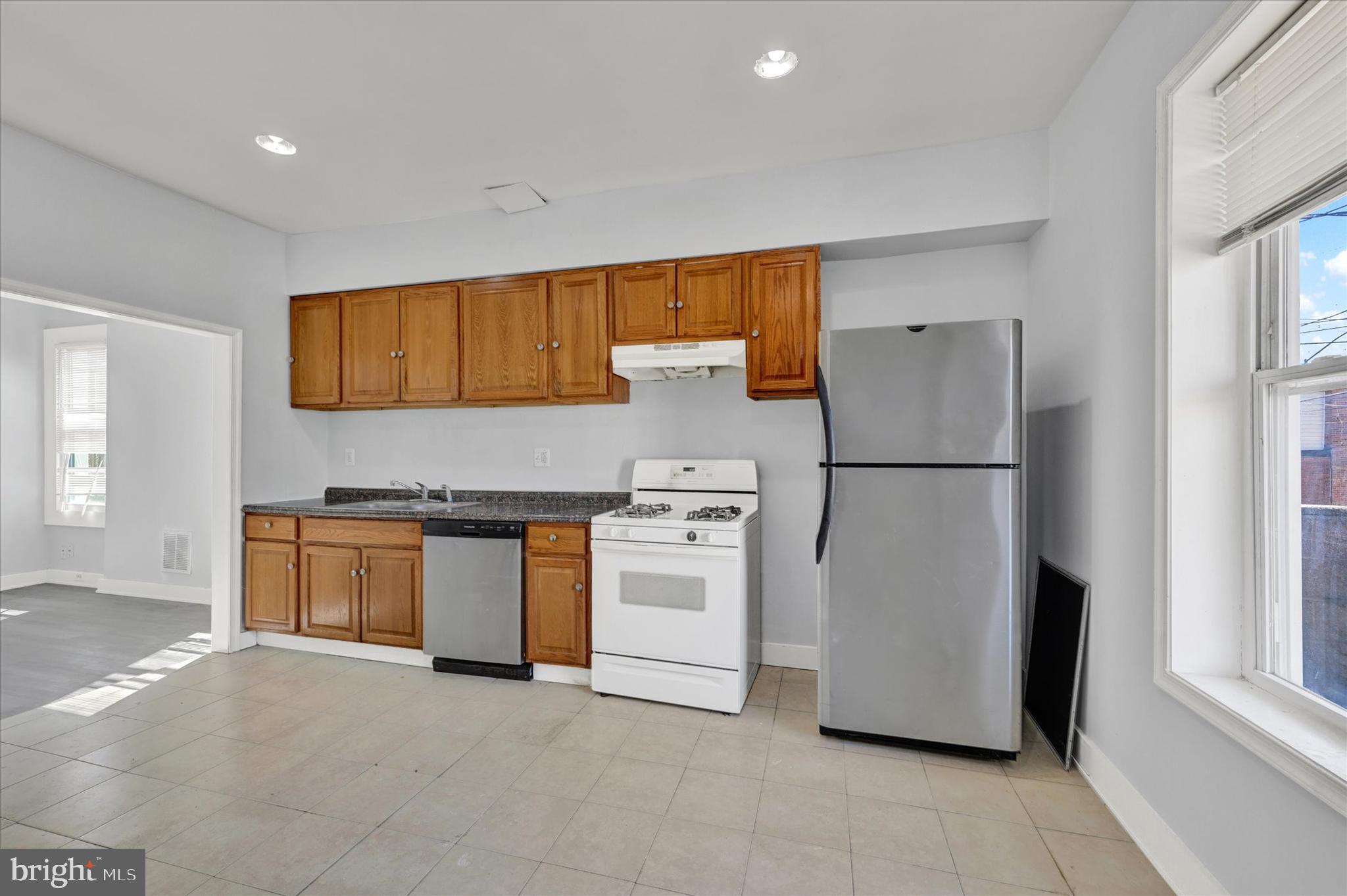 ELLWOOD PARK - Residential