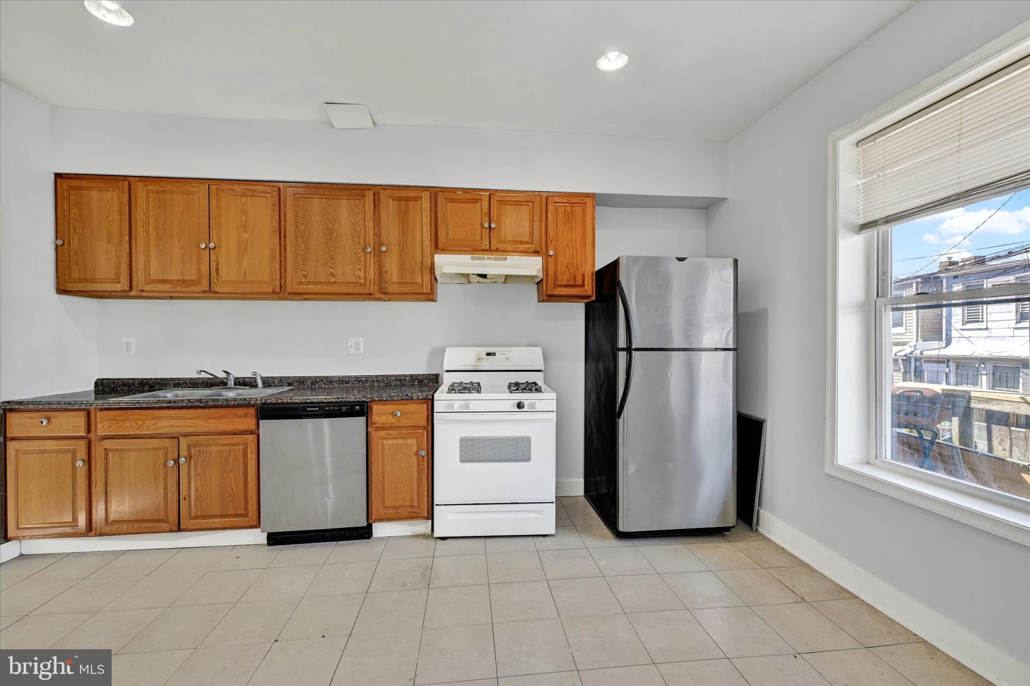 ELLWOOD PARK - Residential