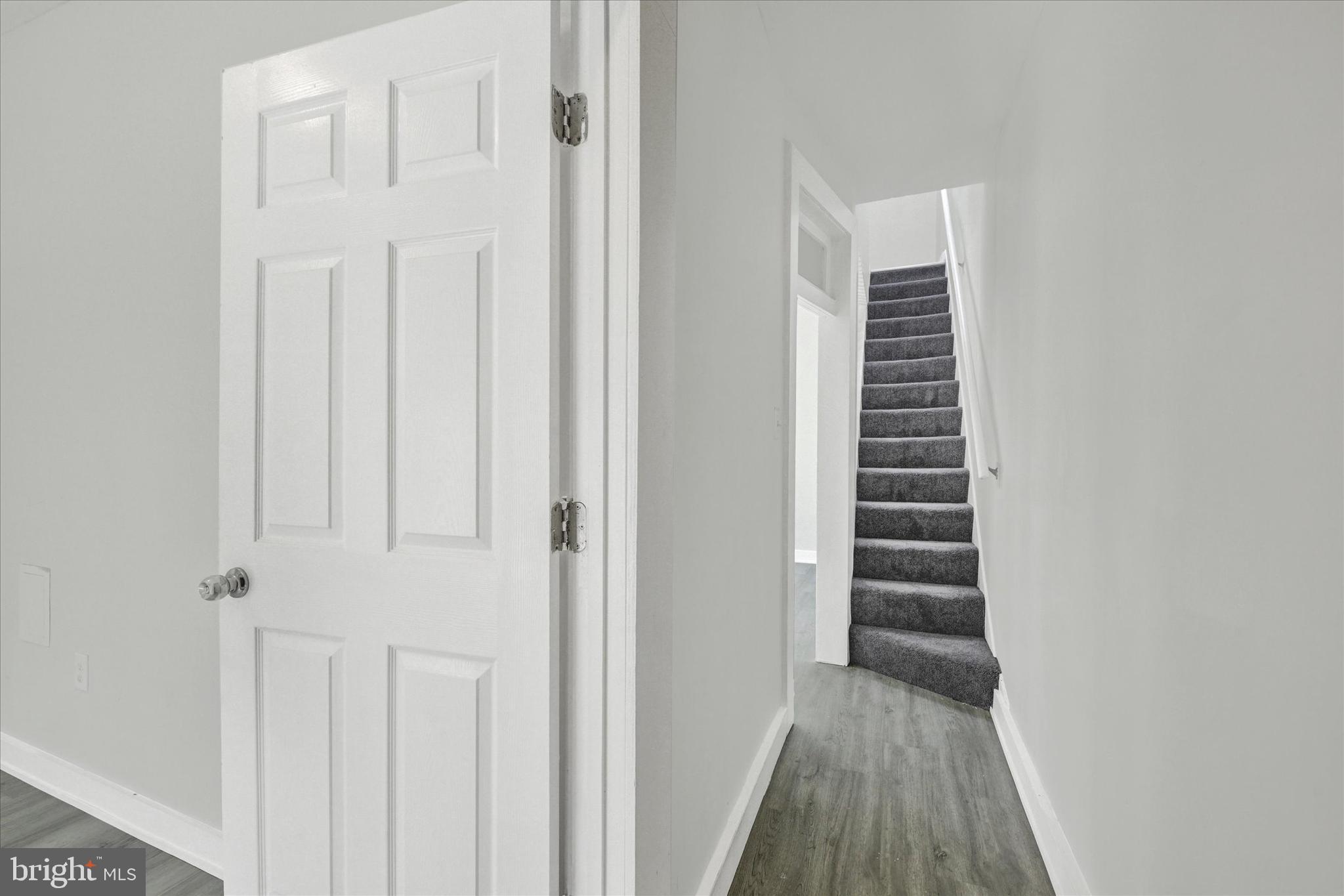 ELLWOOD PARK - Residential