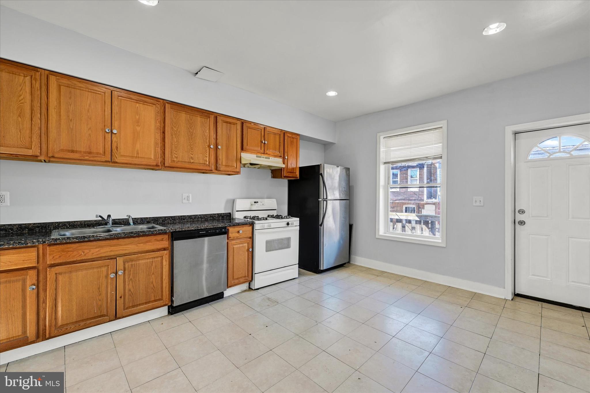 ELLWOOD PARK - Residential