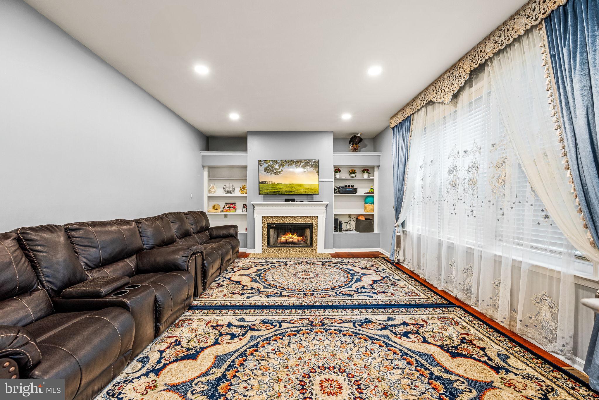 HIDDEN OAKS I - Residential