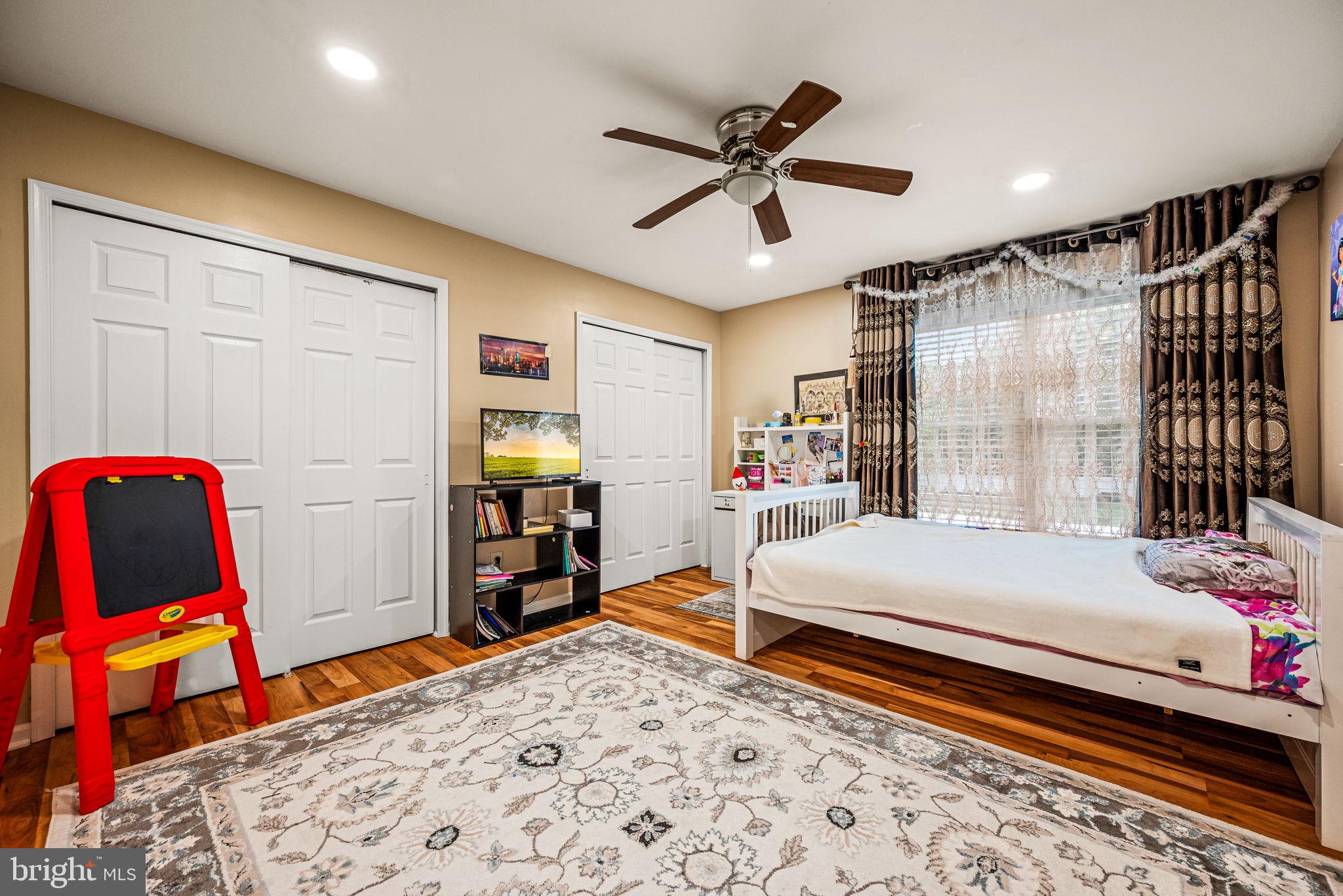 HIDDEN OAKS I - Residential