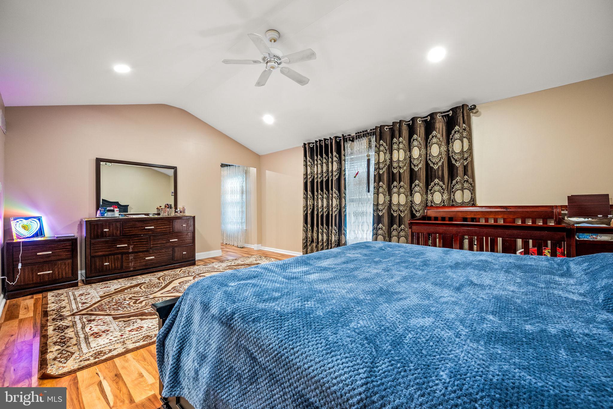 HIDDEN OAKS I - Residential