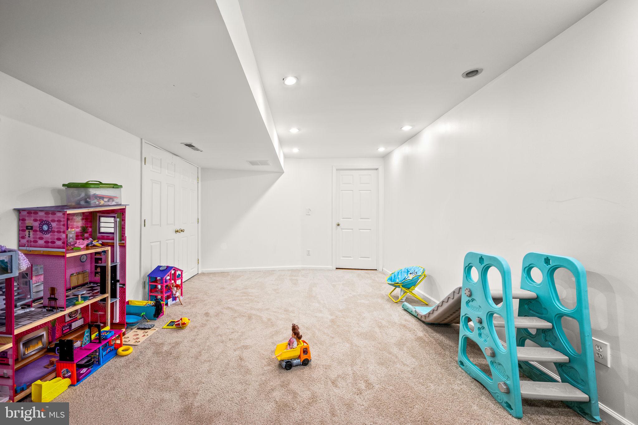 HIDDEN OAKS I - Residential