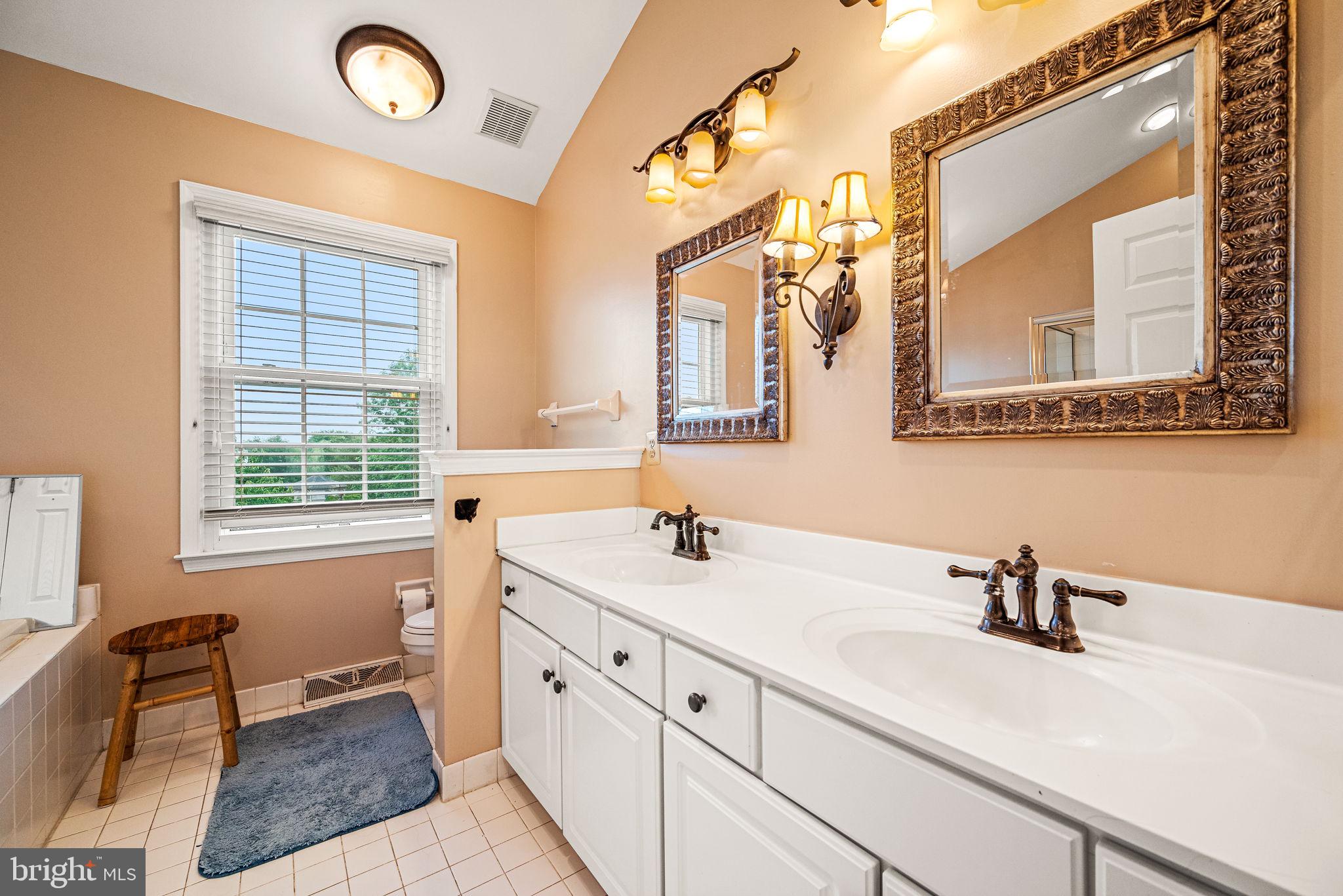 HIDDEN OAKS I - Residential