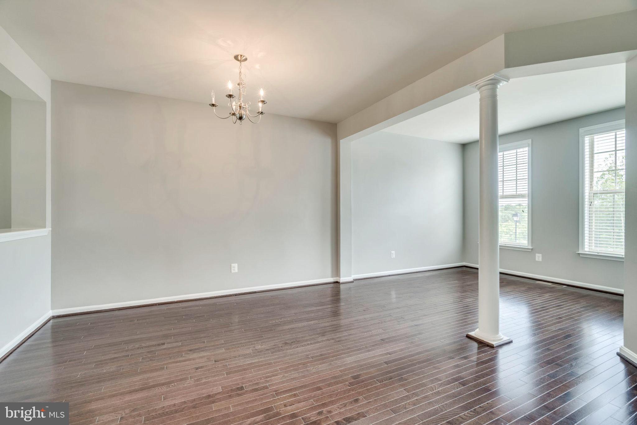 LYNDAM HILL - Residential