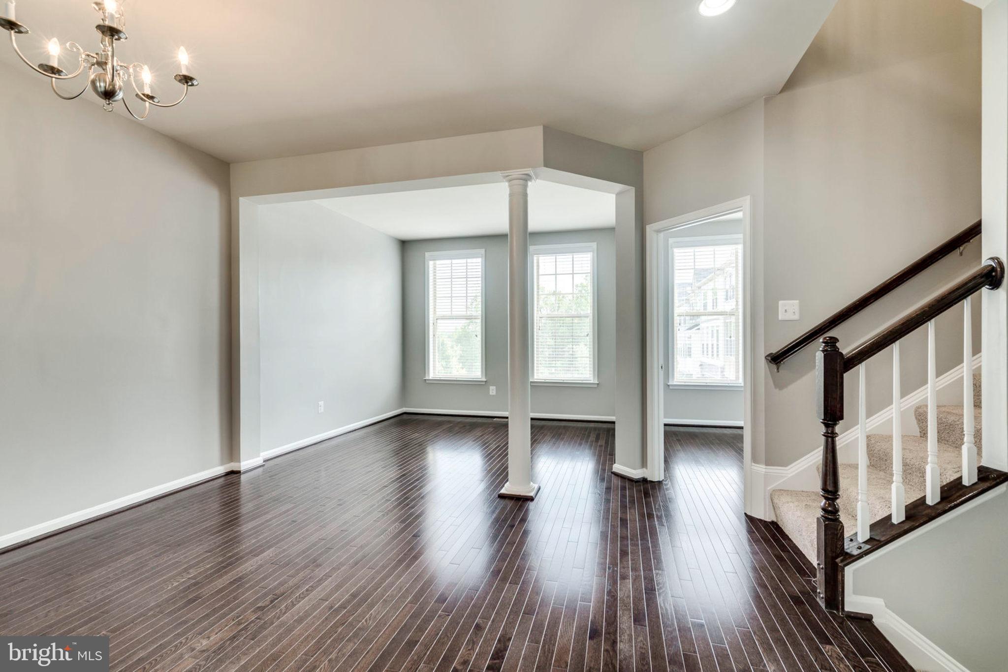 LYNDAM HILL - Residential