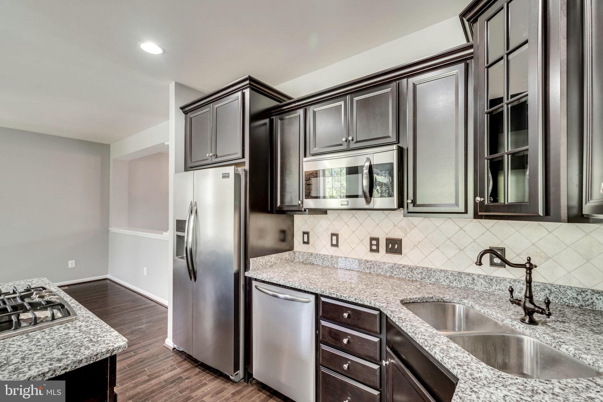 LYNDAM HILL - Residential