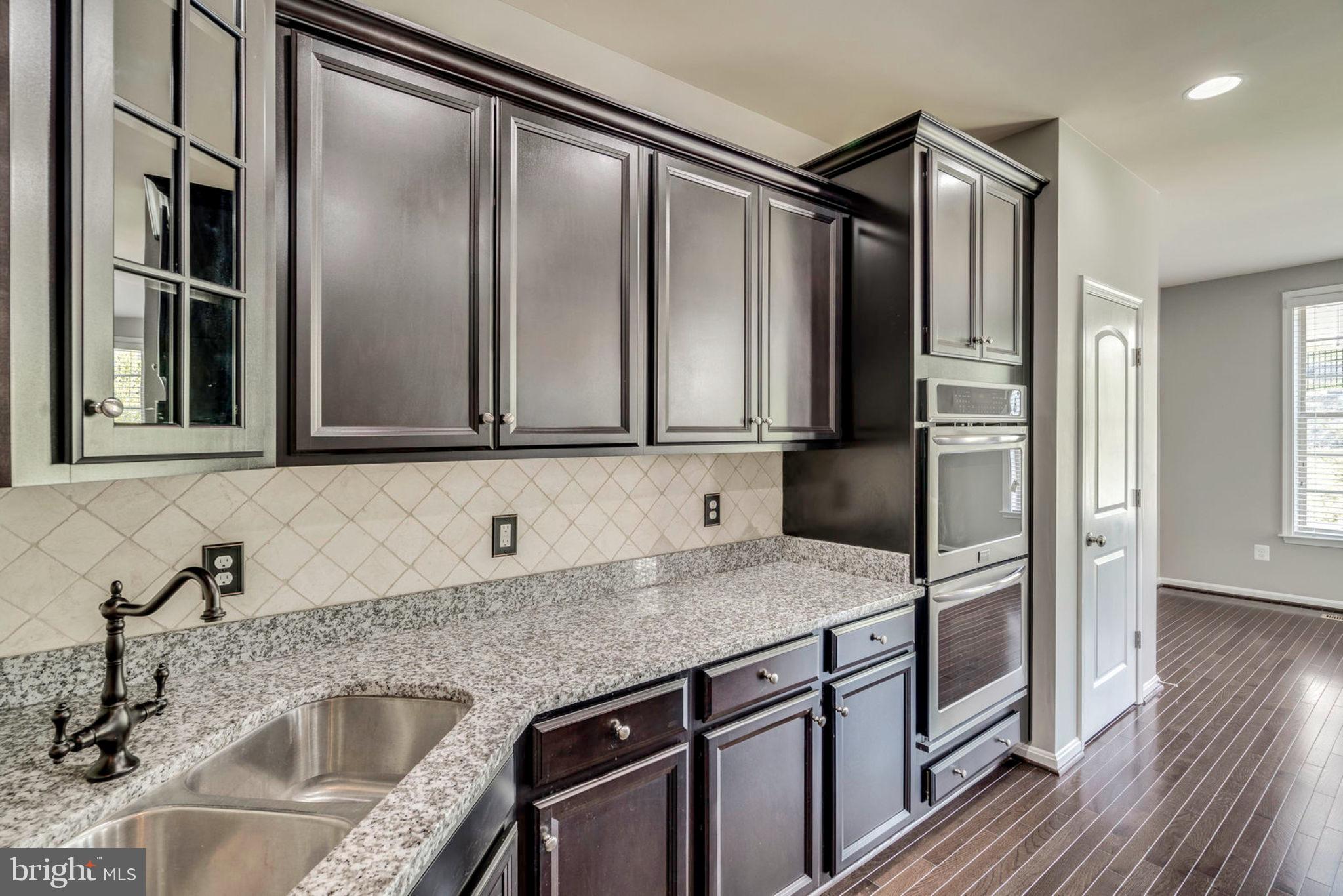 LYNDAM HILL - Residential