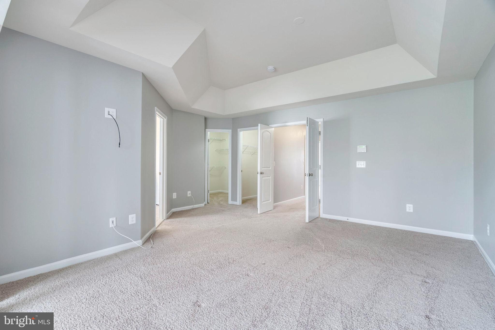 LYNDAM HILL - Residential