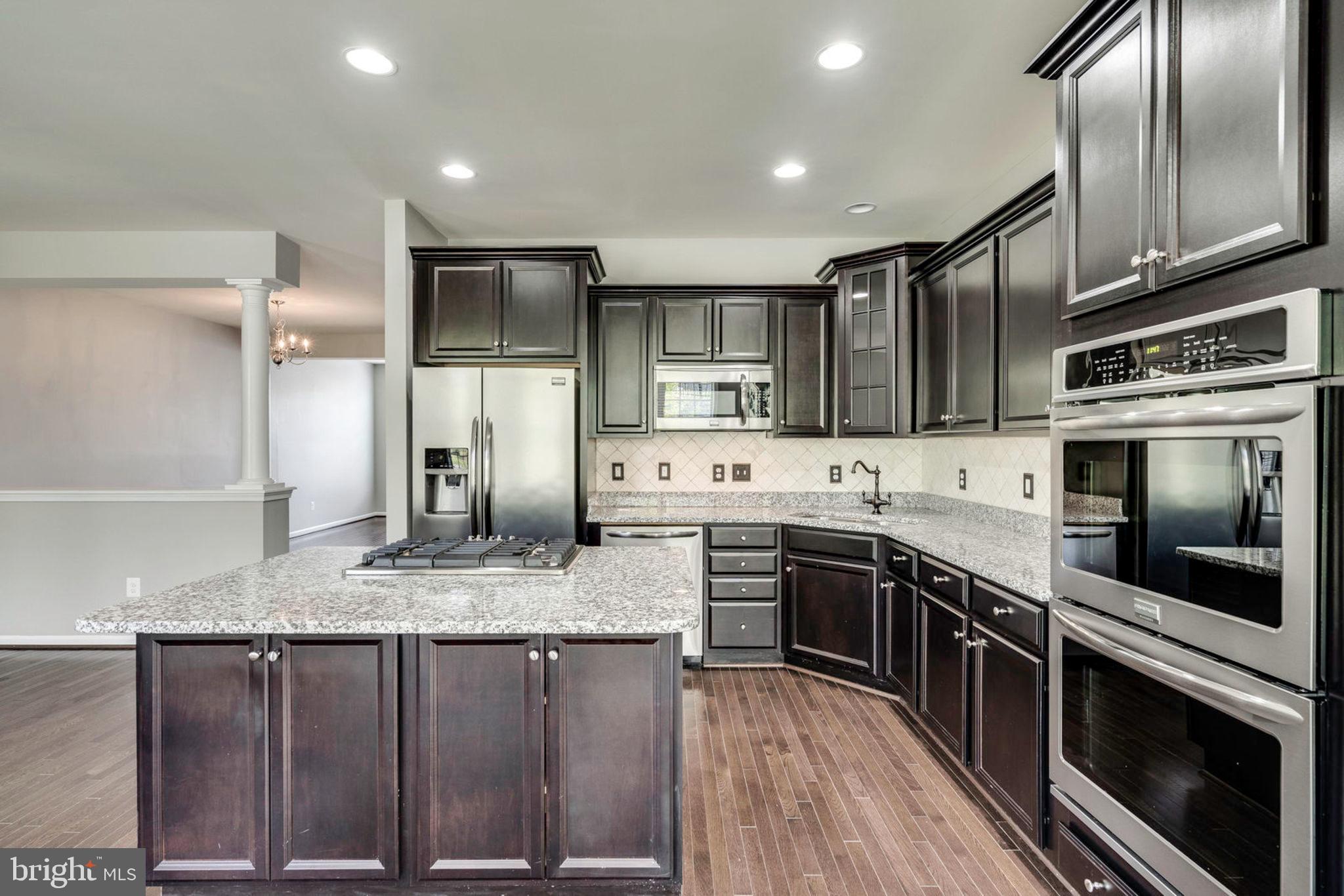 LYNDAM HILL - Residential